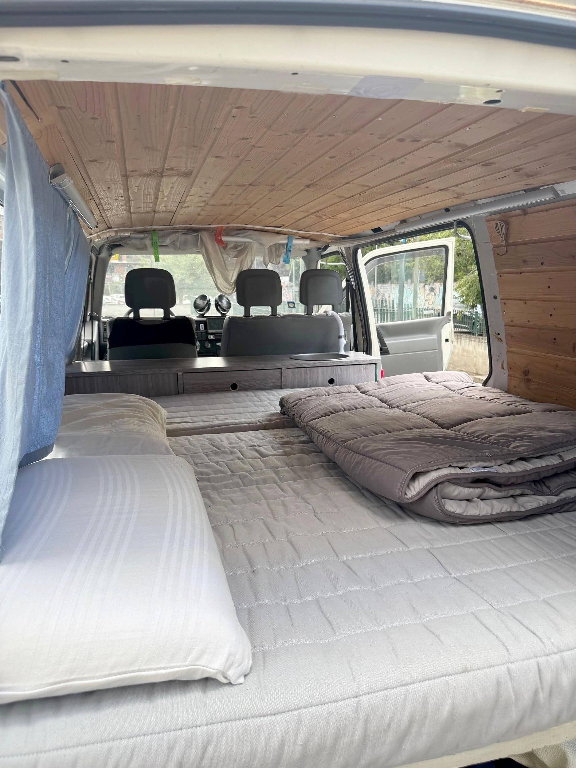 Volkswagen Transporter T4 2.4D