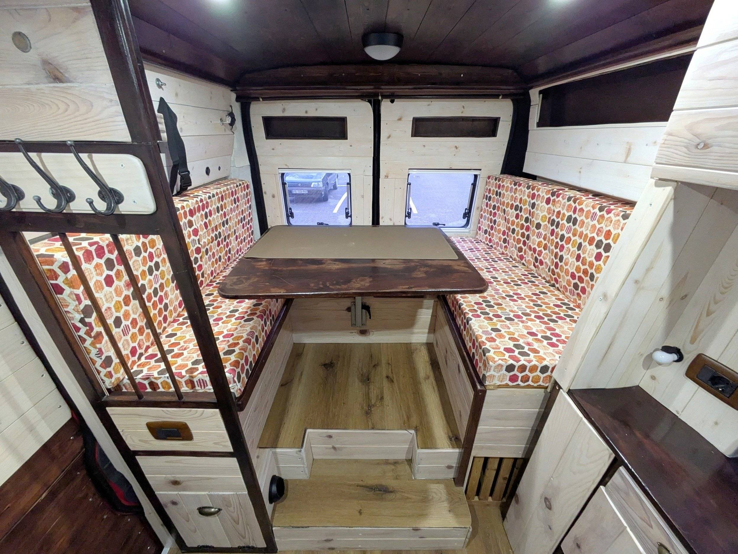 Comedor Citroën Jumper L1H2 - Yescapa