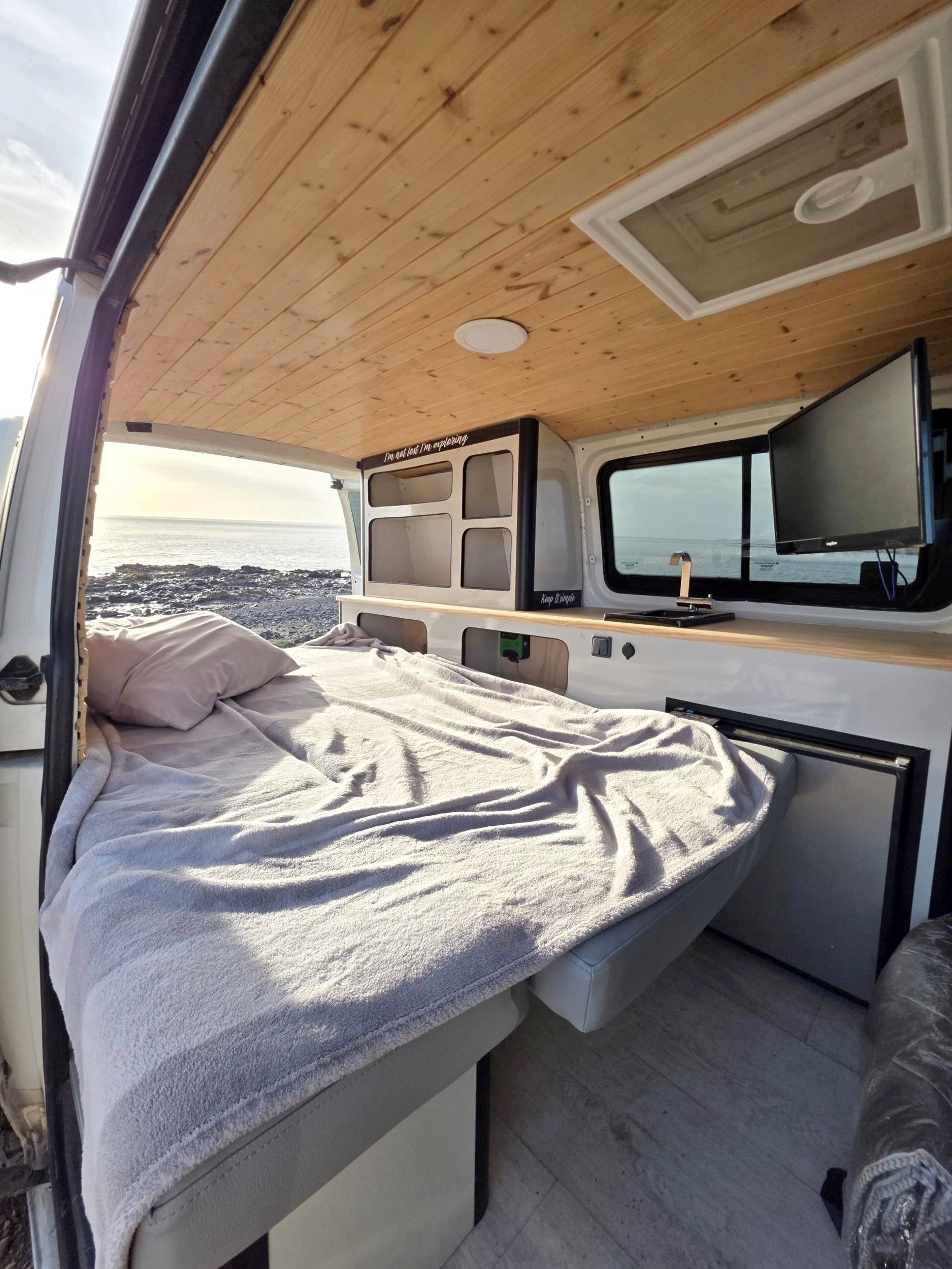 Slaapplaatsen Volkswagen Volkswagen Transporter - Yescapa