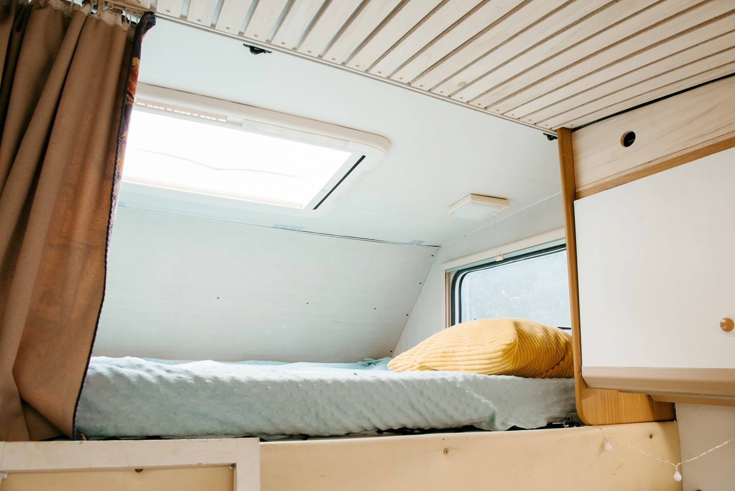 Berth Fiat ducato 1.9 TD - Yescapa