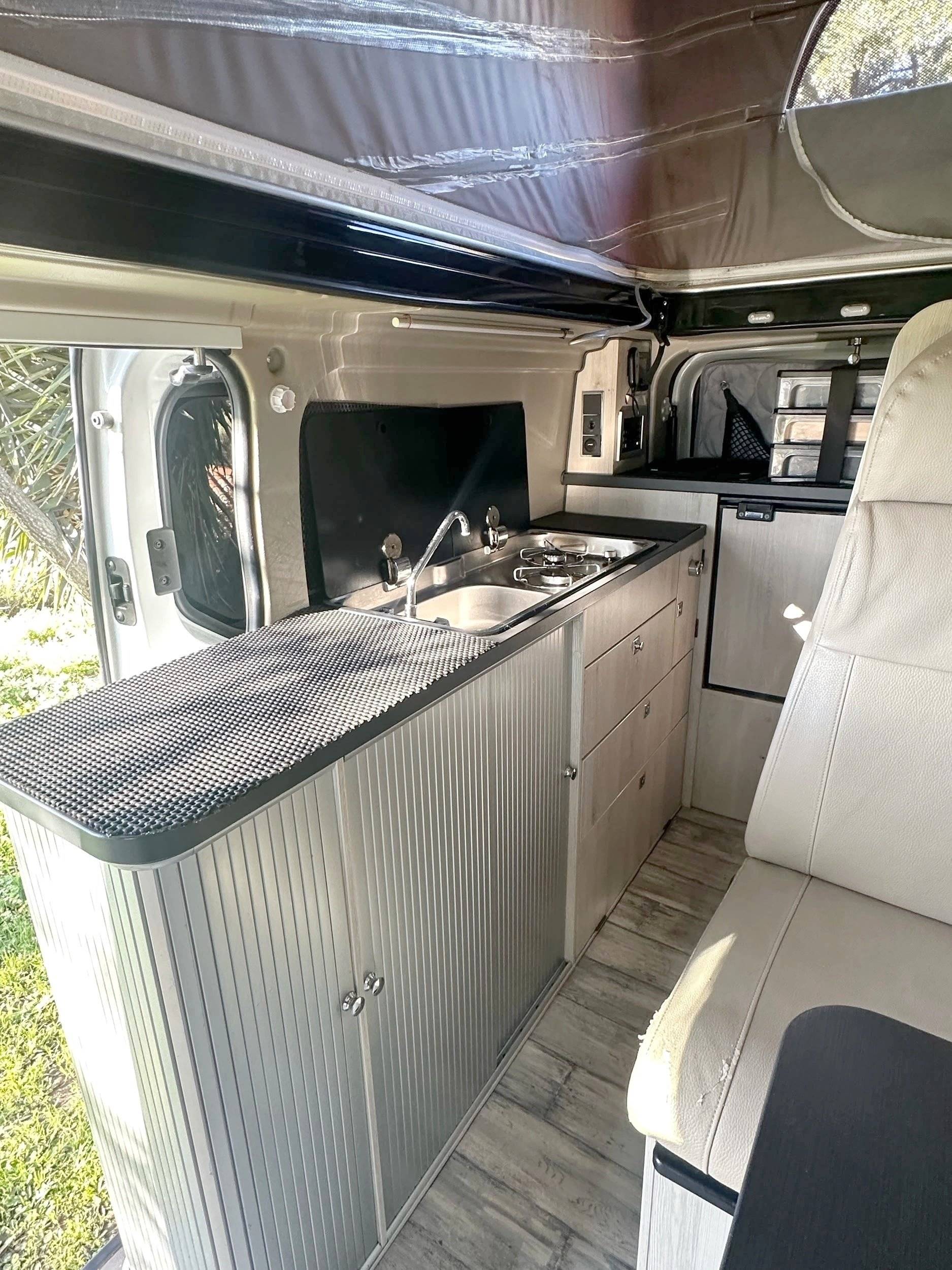 Coin cuisine Renault Trafic 1,6 l 145 ch - Yescapa