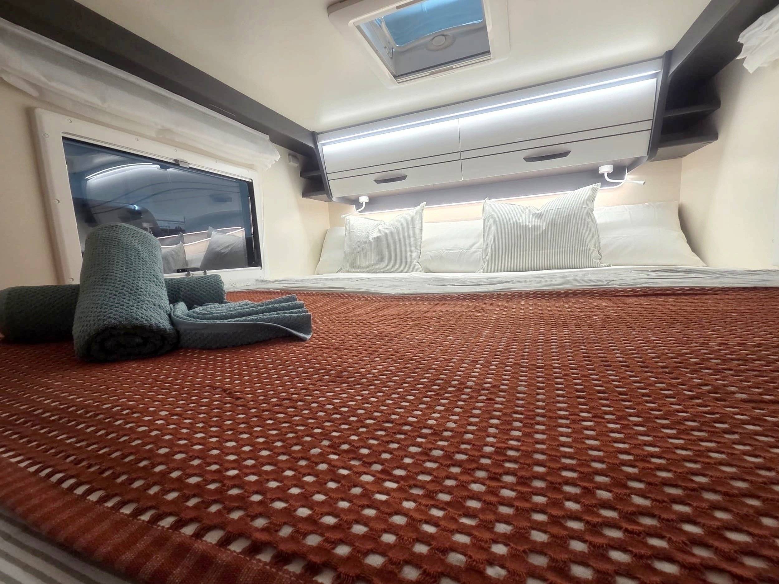 Couchages Ford MC4 - Yescapa