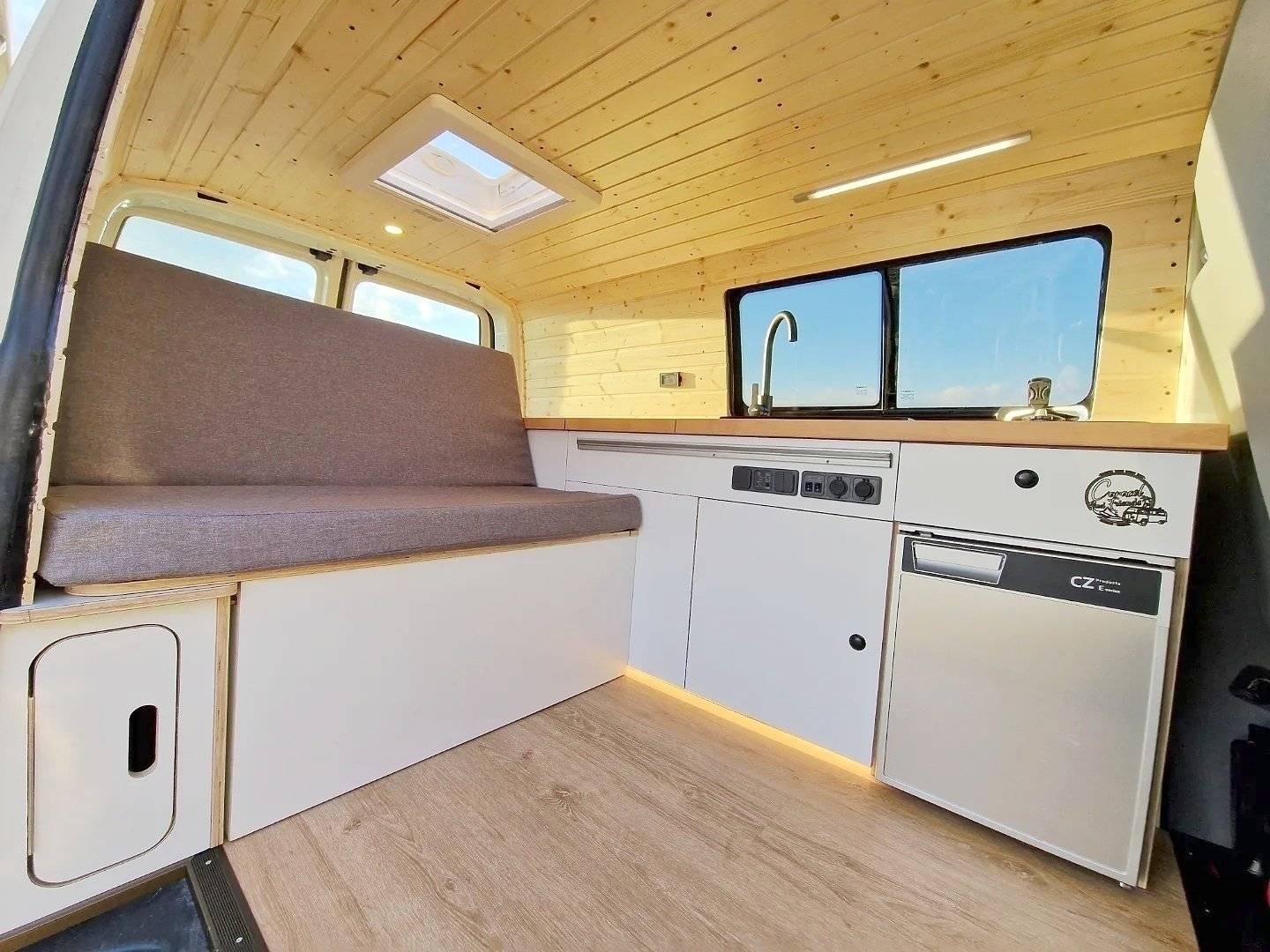 Caracol and friends Woody