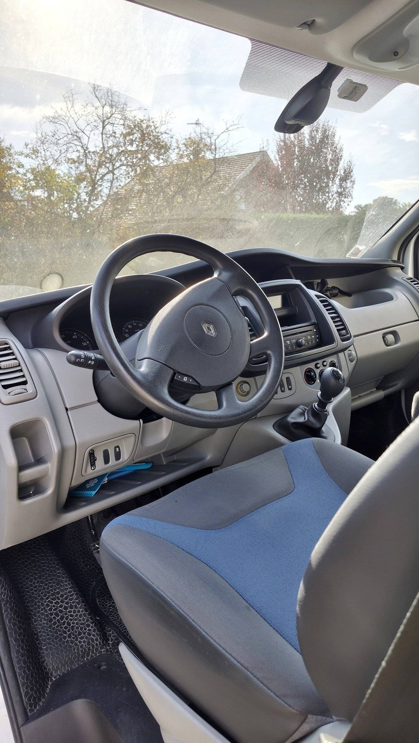 Van Mania 2,0 l dCi 115 ch