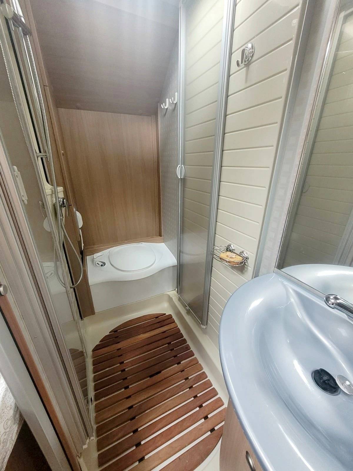 Bürstner Aviano 684