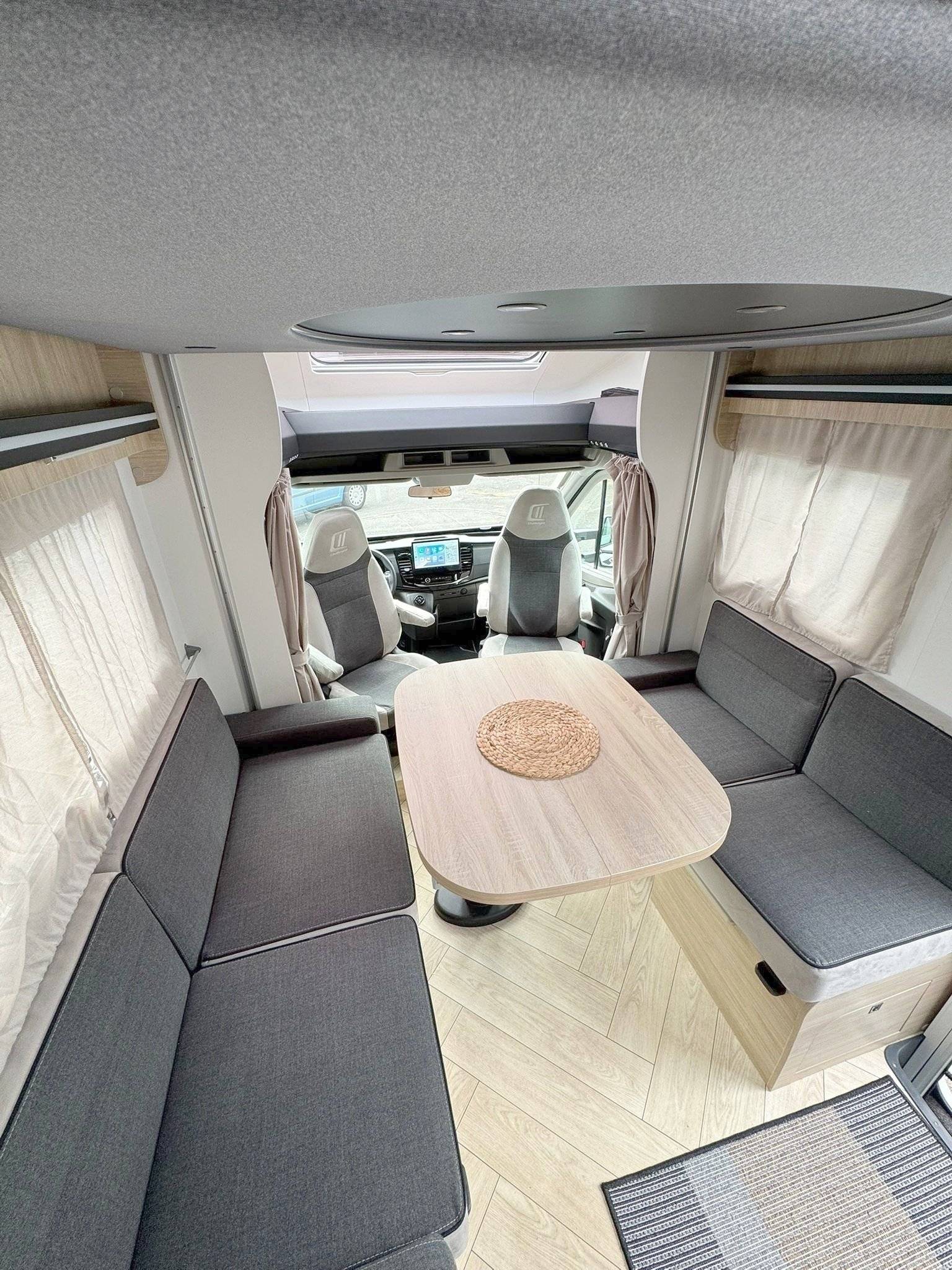 Challenger Challenger 380