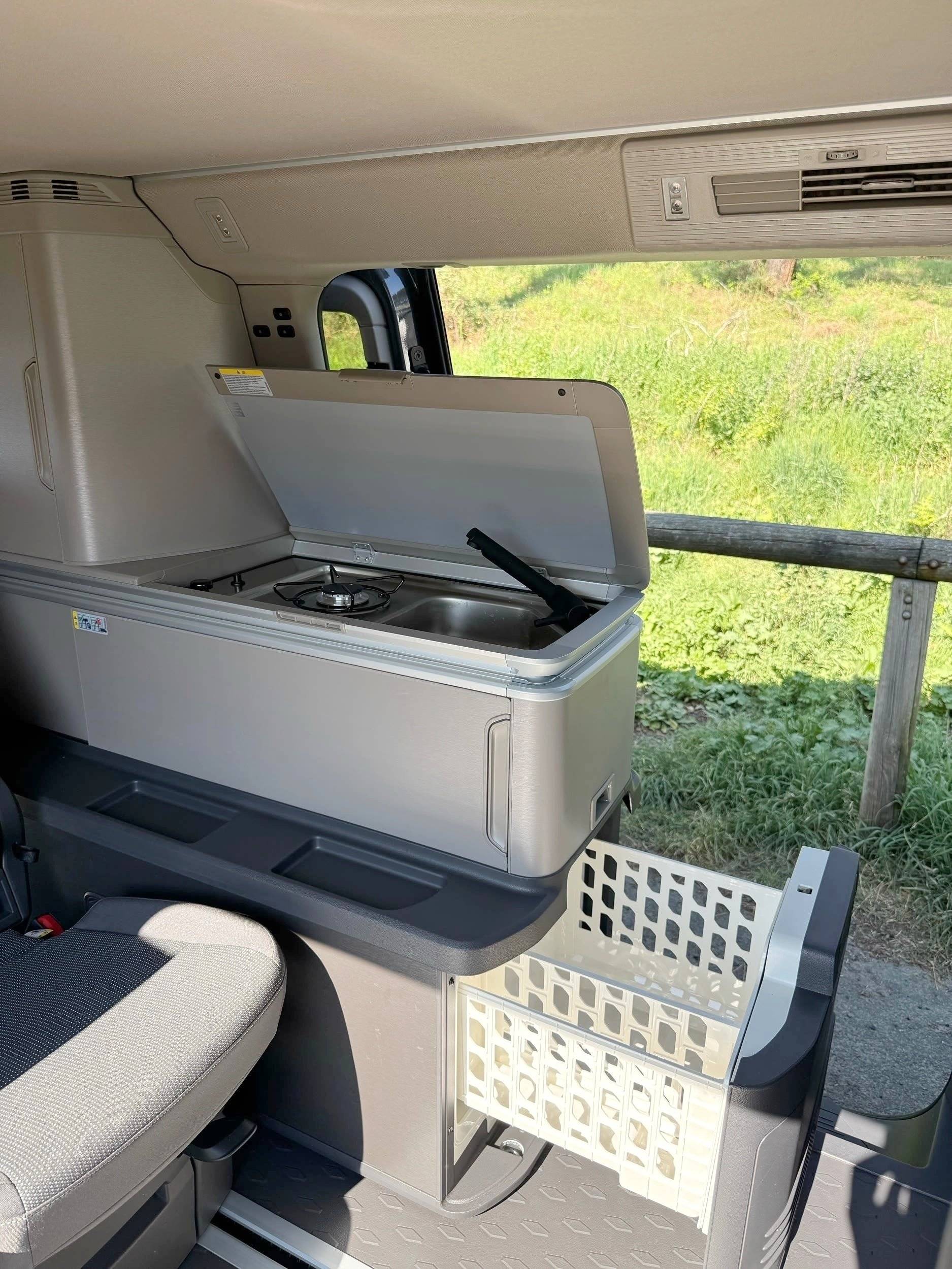 Coin repas Volkswagen California T7 DSG Coast - Yescapa