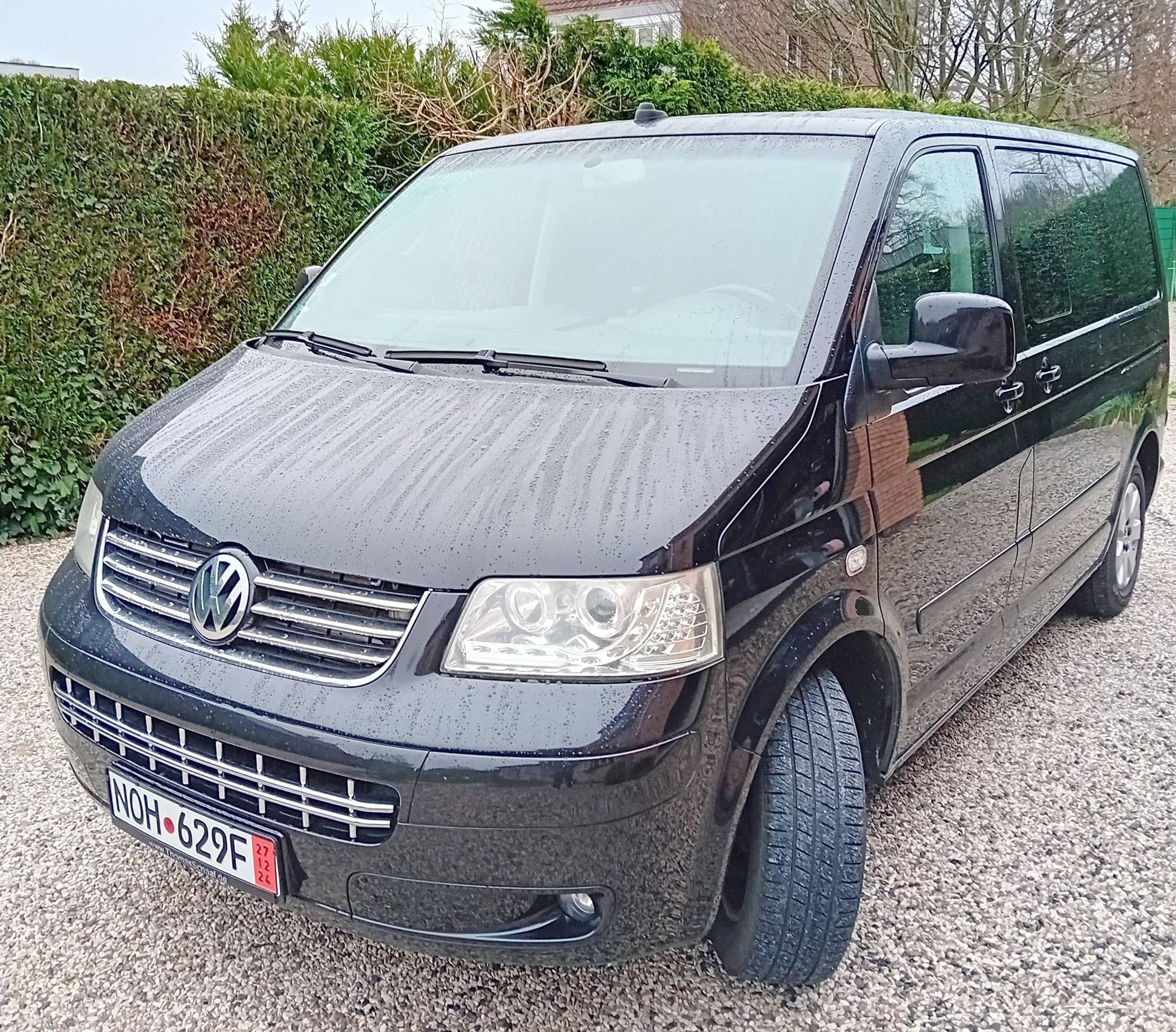 Vista de 3/4 Volkswagen T5 2,5 l 130 ch - Yescapa