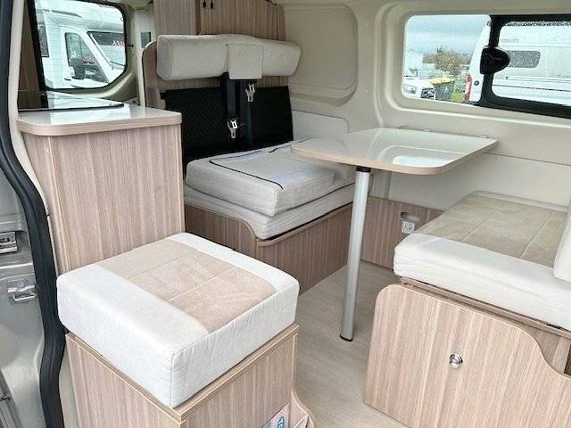 Dinette Ford Transit 2,0 l 130 ch - Yescapa