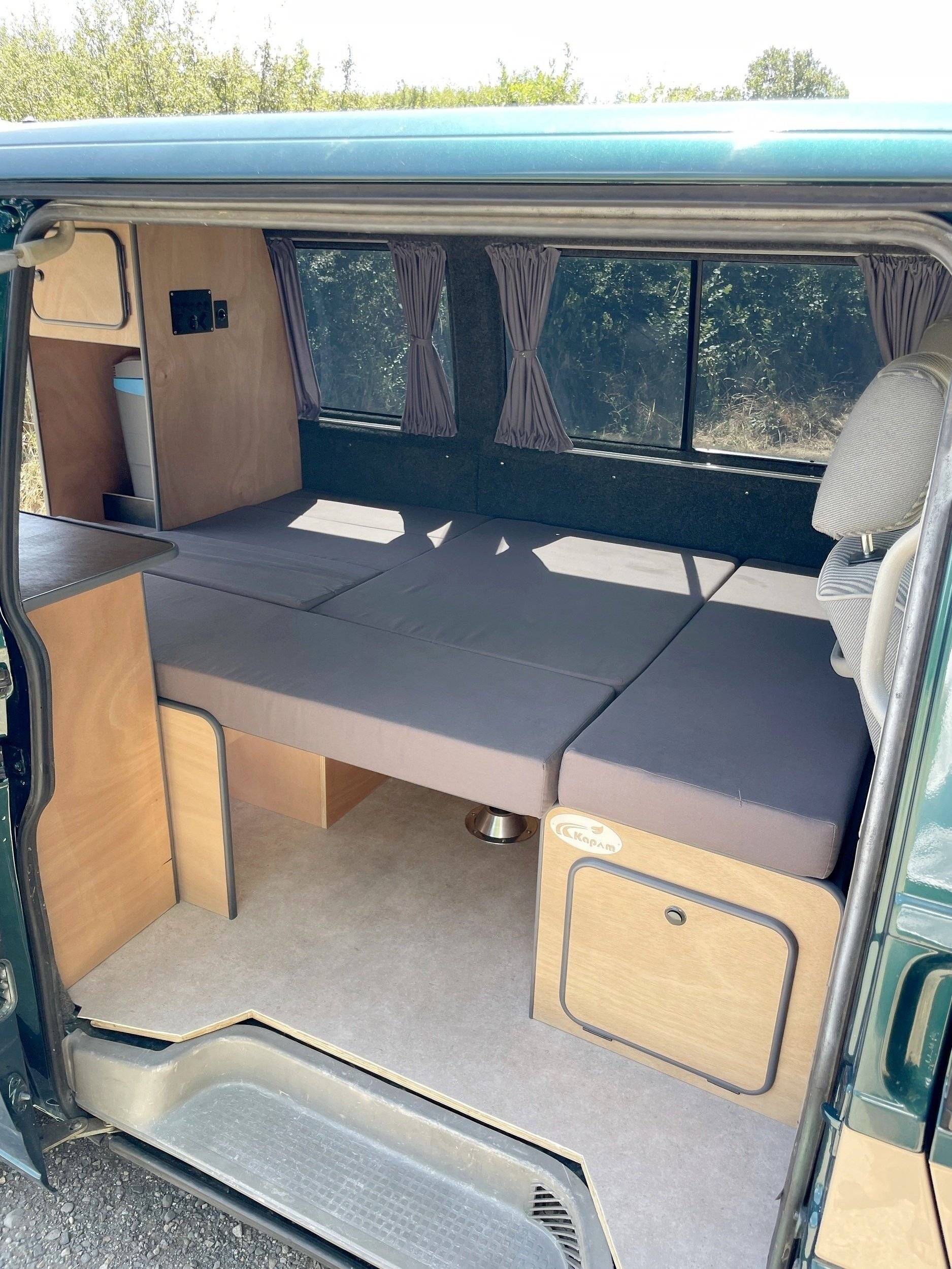 Couchages Volkswagen T4 2,5l 102cv - Yescapa