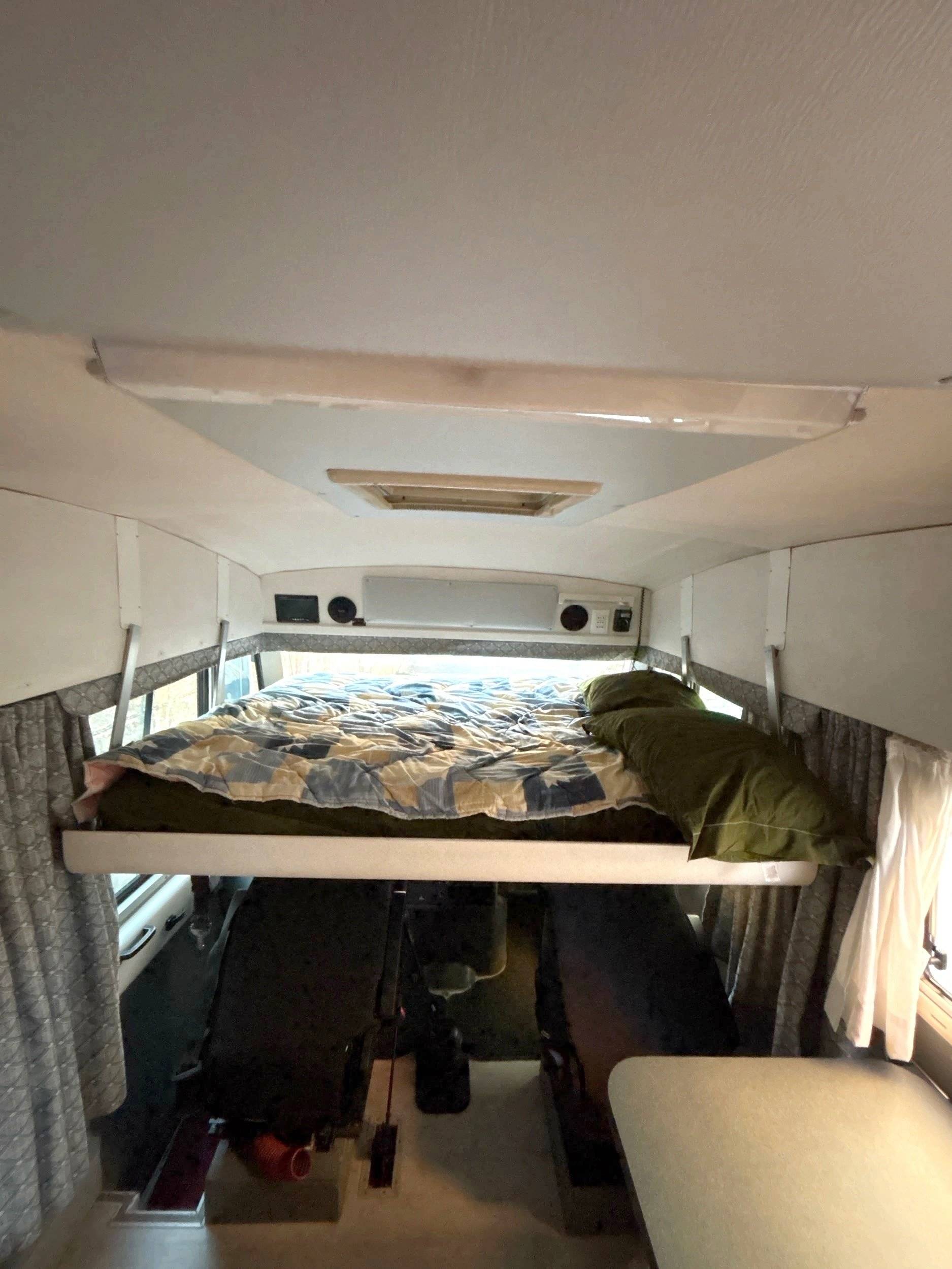 Berth Iveco 35 12 - Yescapa