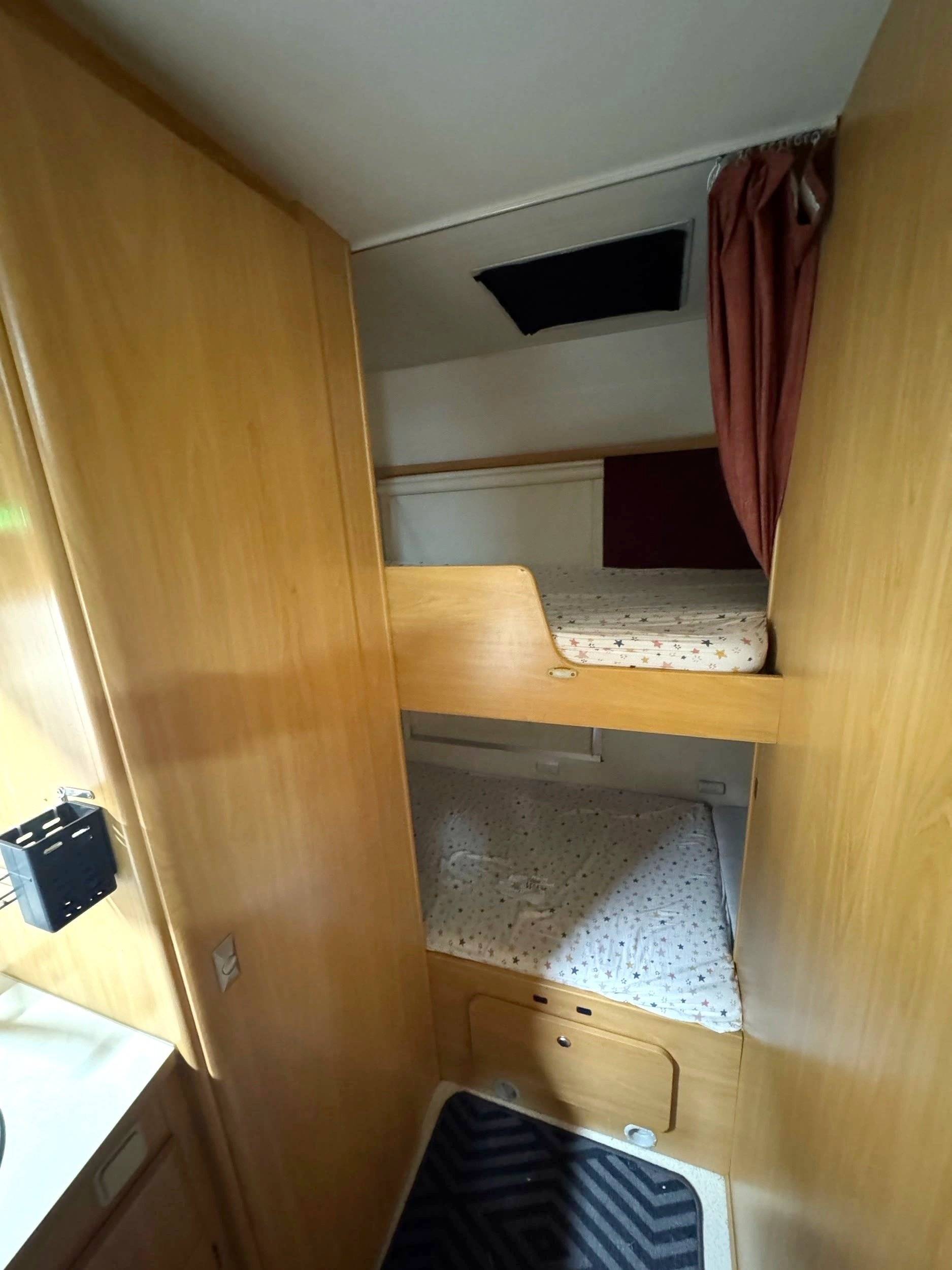 Berth Ford Transit 2,0 l 130 ch - Yescapa