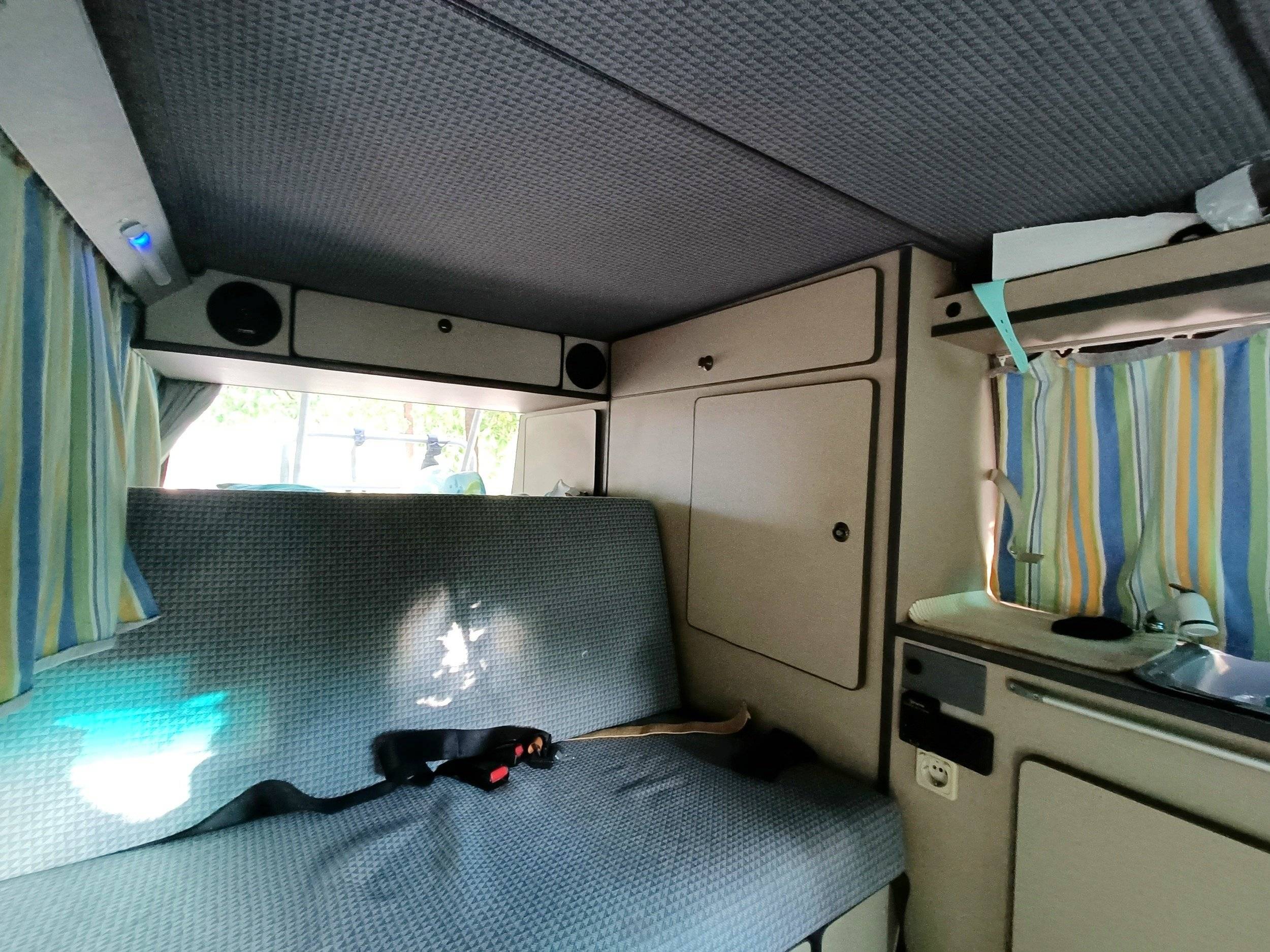 Coin repas Volkswagen Volkswagen T4 - Yescapa