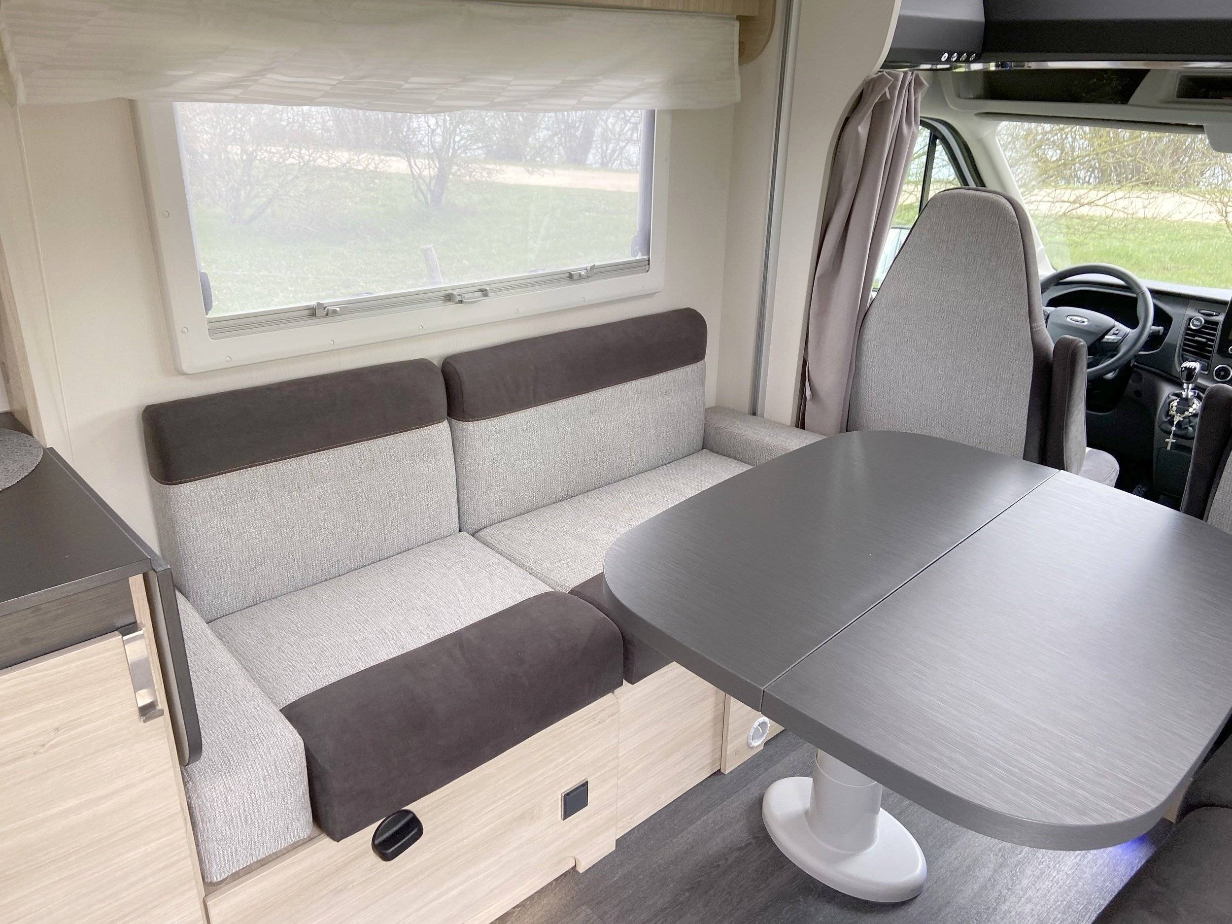 Challenger FORD TRANSIT