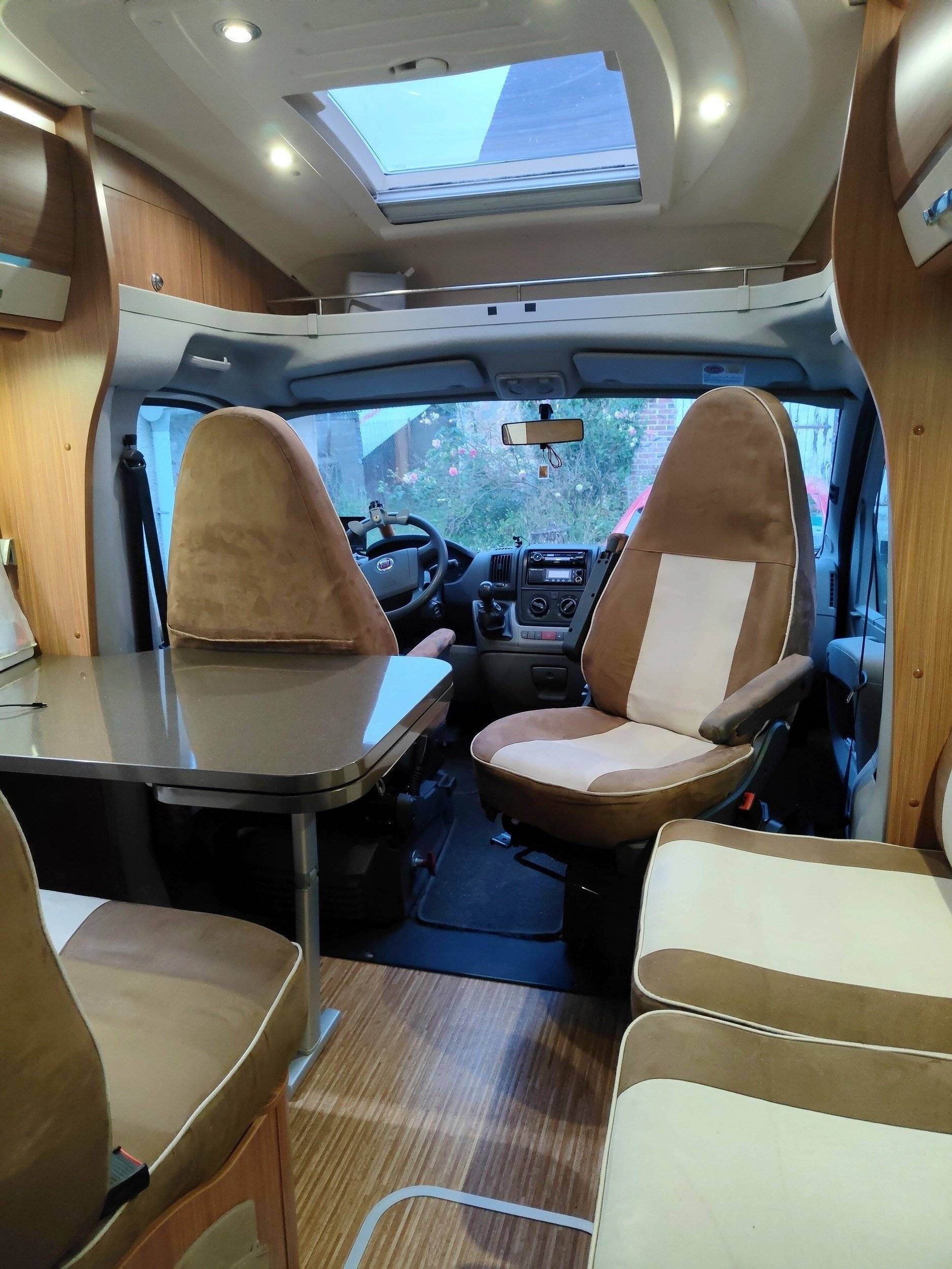Dining Area Fiat Fiat 3L 160cv - Yescapa