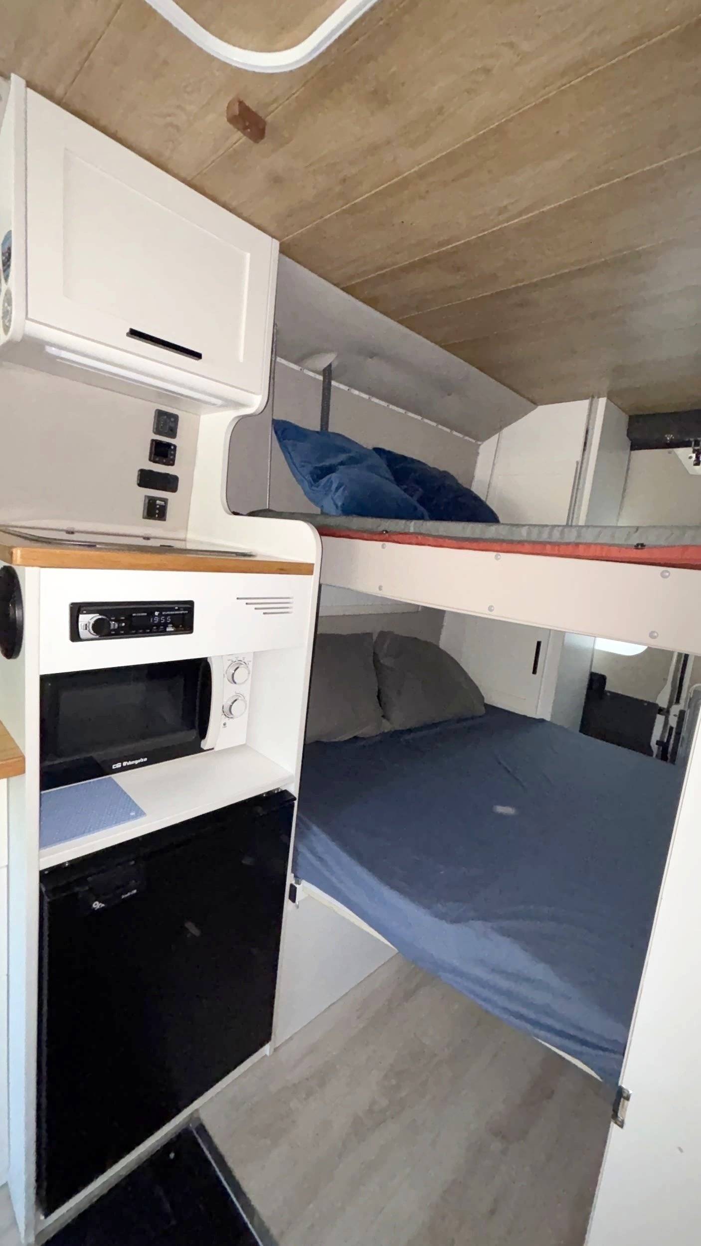 Couchages Peugeot Boxer 2,2 l 120 ch. - Yescapa