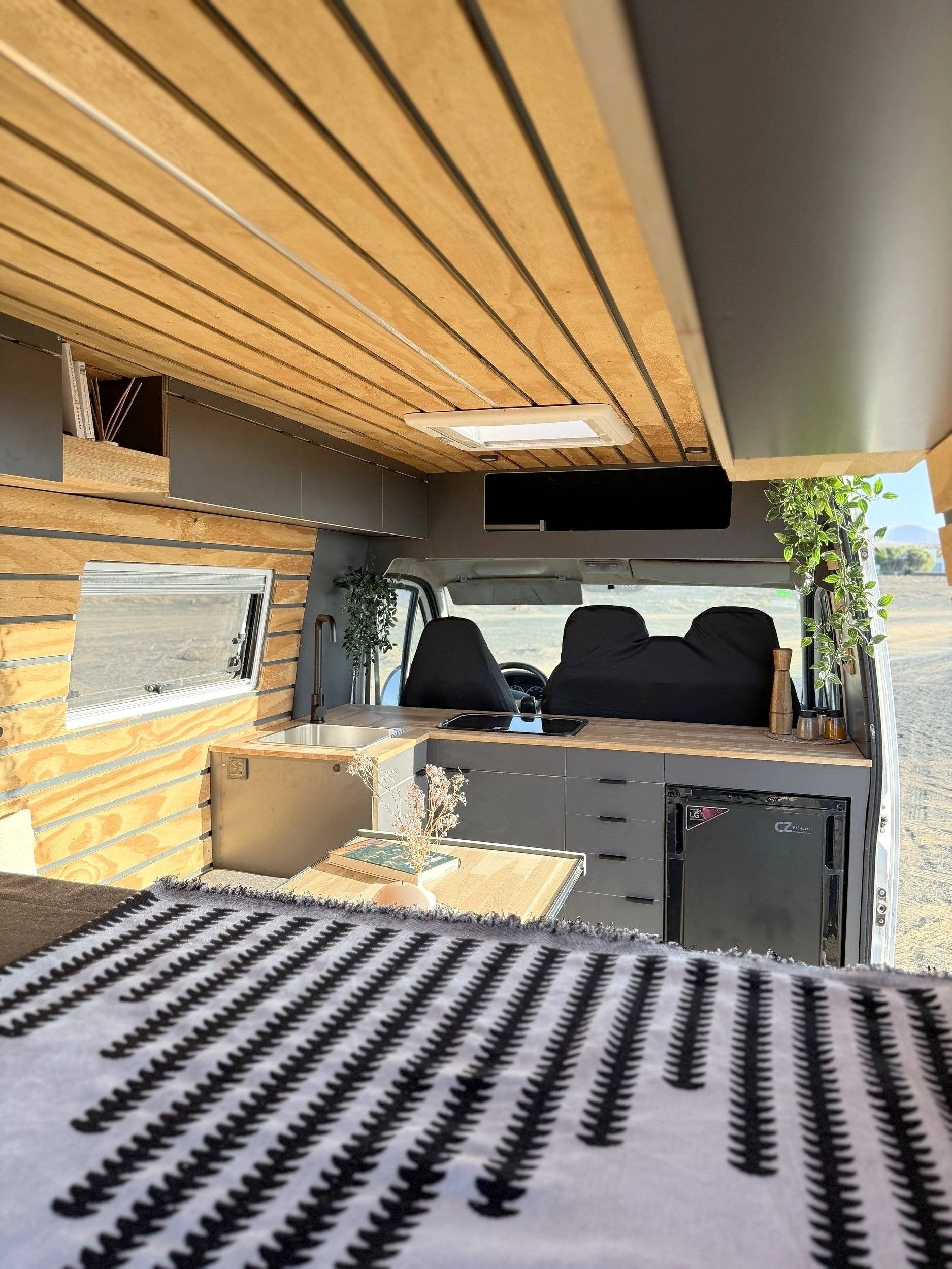 Front view from 3/4 Fiat FIAT DUCATO - Yescapa