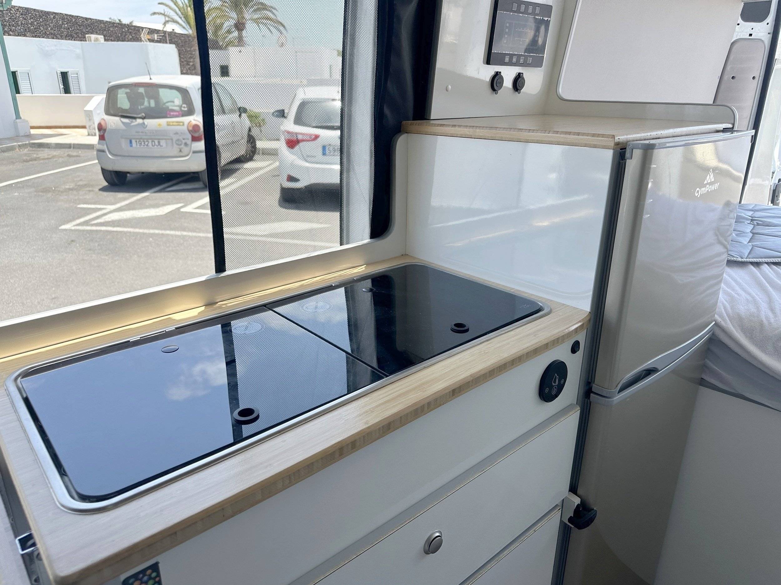 Coin cuisine Peugeot Boxer 2.2 BlueHDi 140 CV - Yescapa
