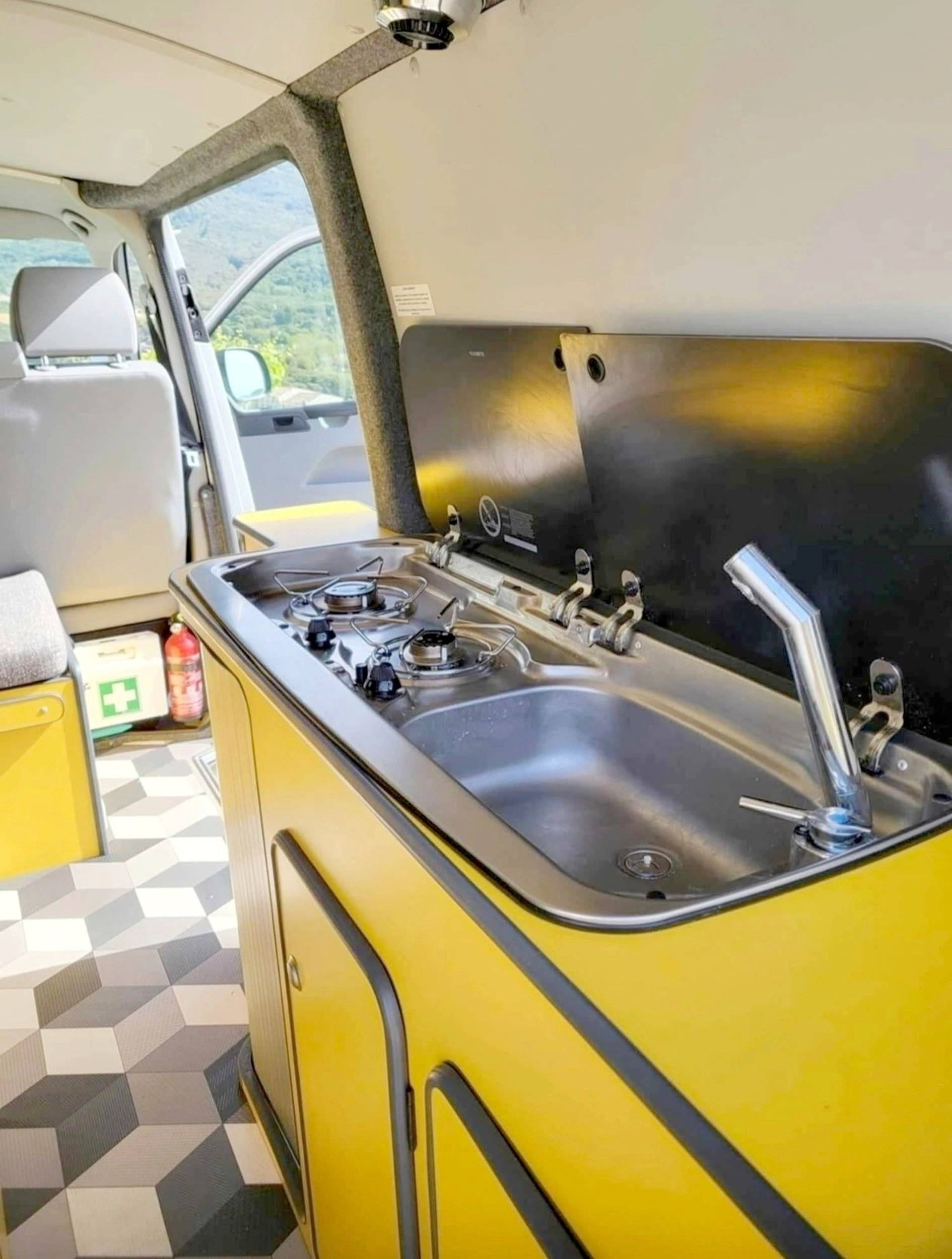 Cozinha Volkswagen Transporteur - Yescapa