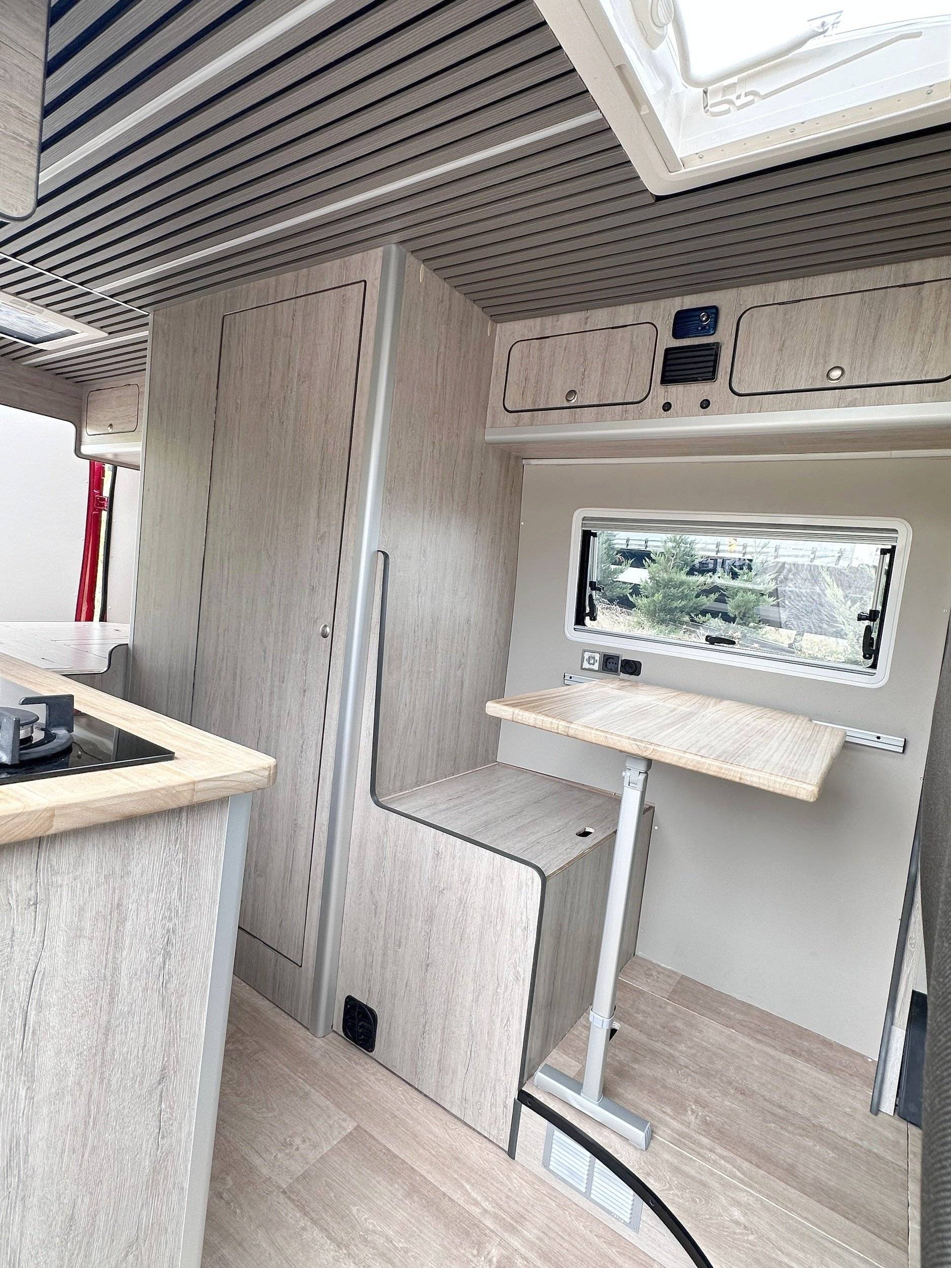 Dinette Peugeot PEUGEOT BOXER L3H3 - Yescapa