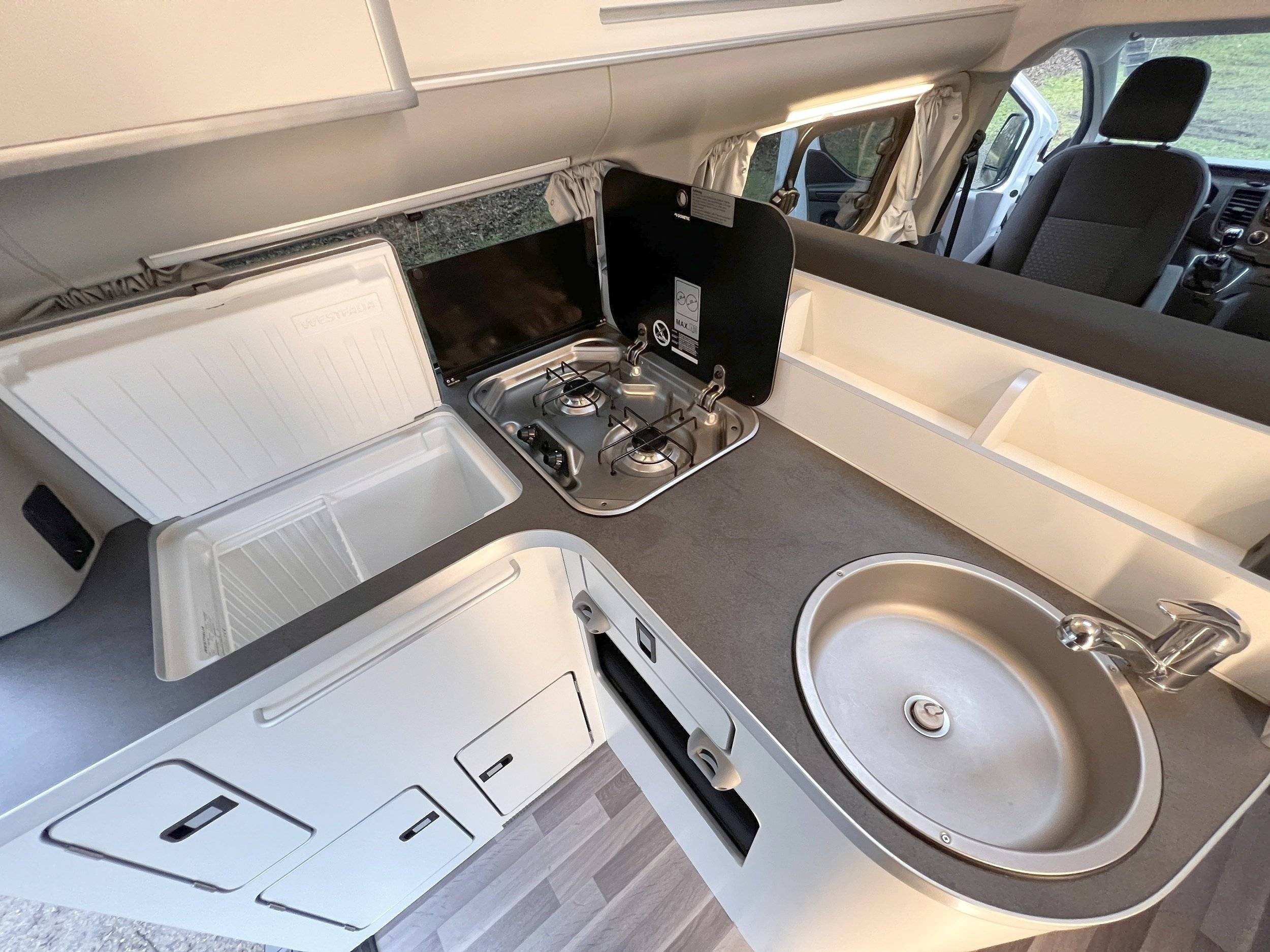 Dinette Ford Ford Nugget - Yescapa