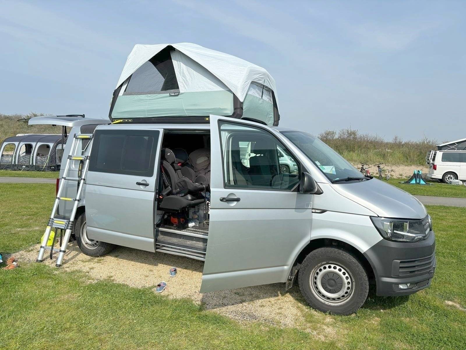 Vista frontale a ¾ Volkswagen Volkswagen T6 - Yescapa