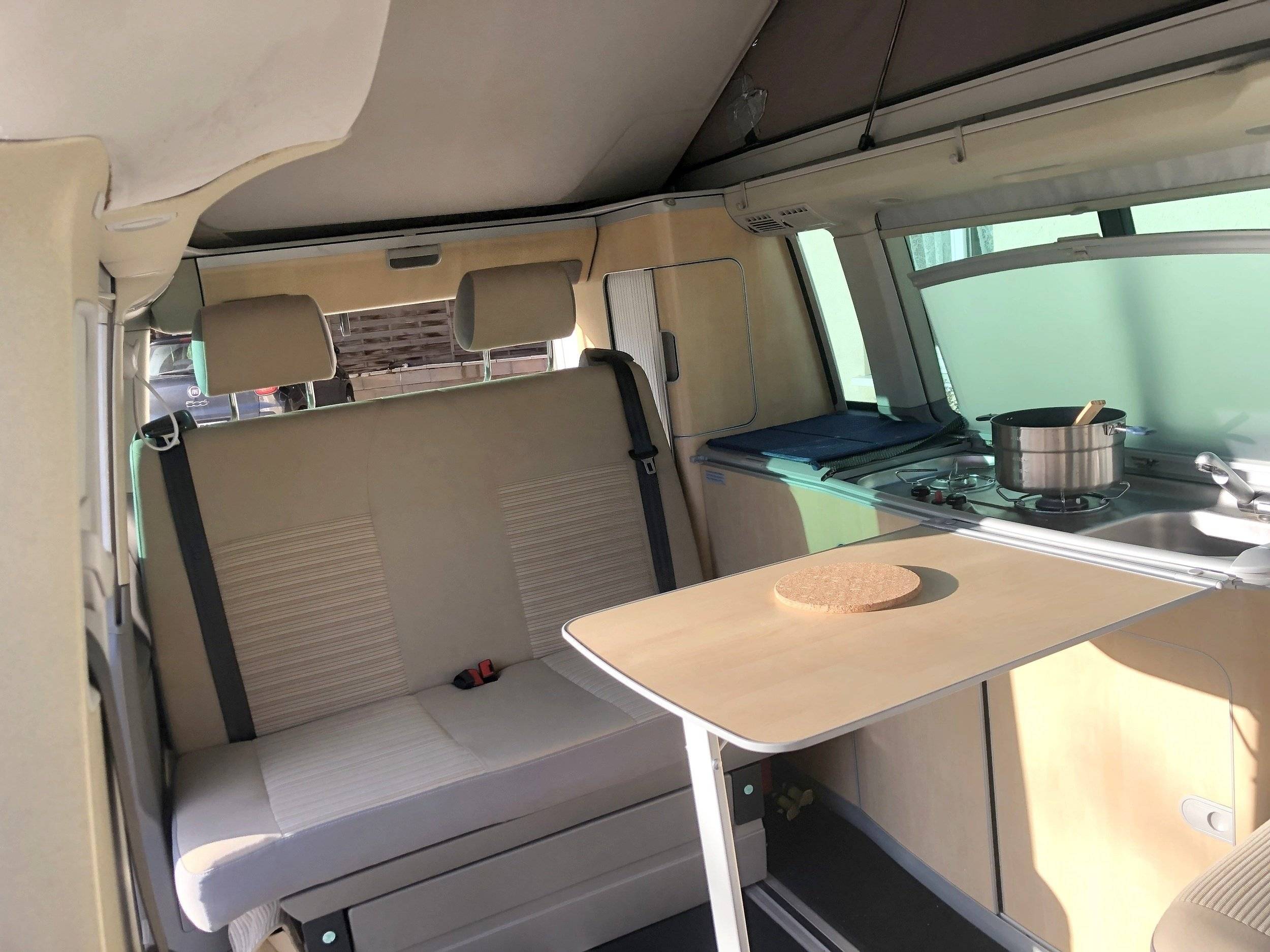 Dinette Volkswagen California - Yescapa