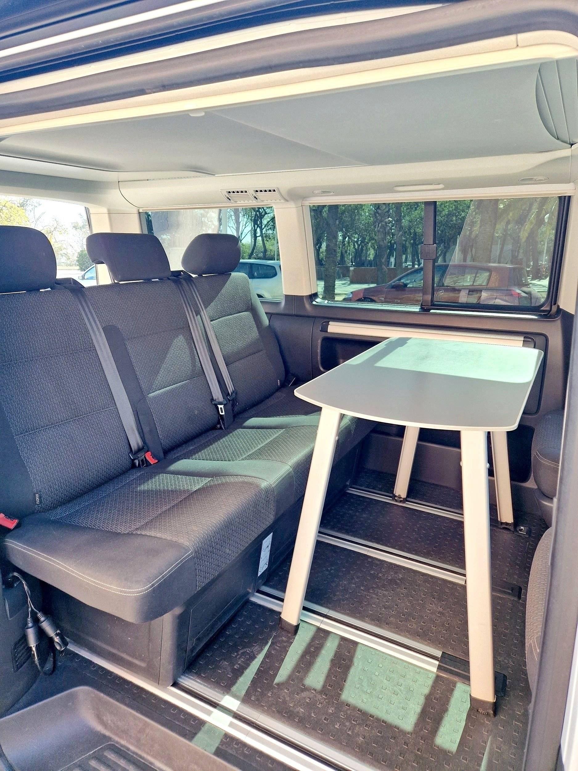 Dinette Volkswagen California Beach Camper T6 - Yescapa