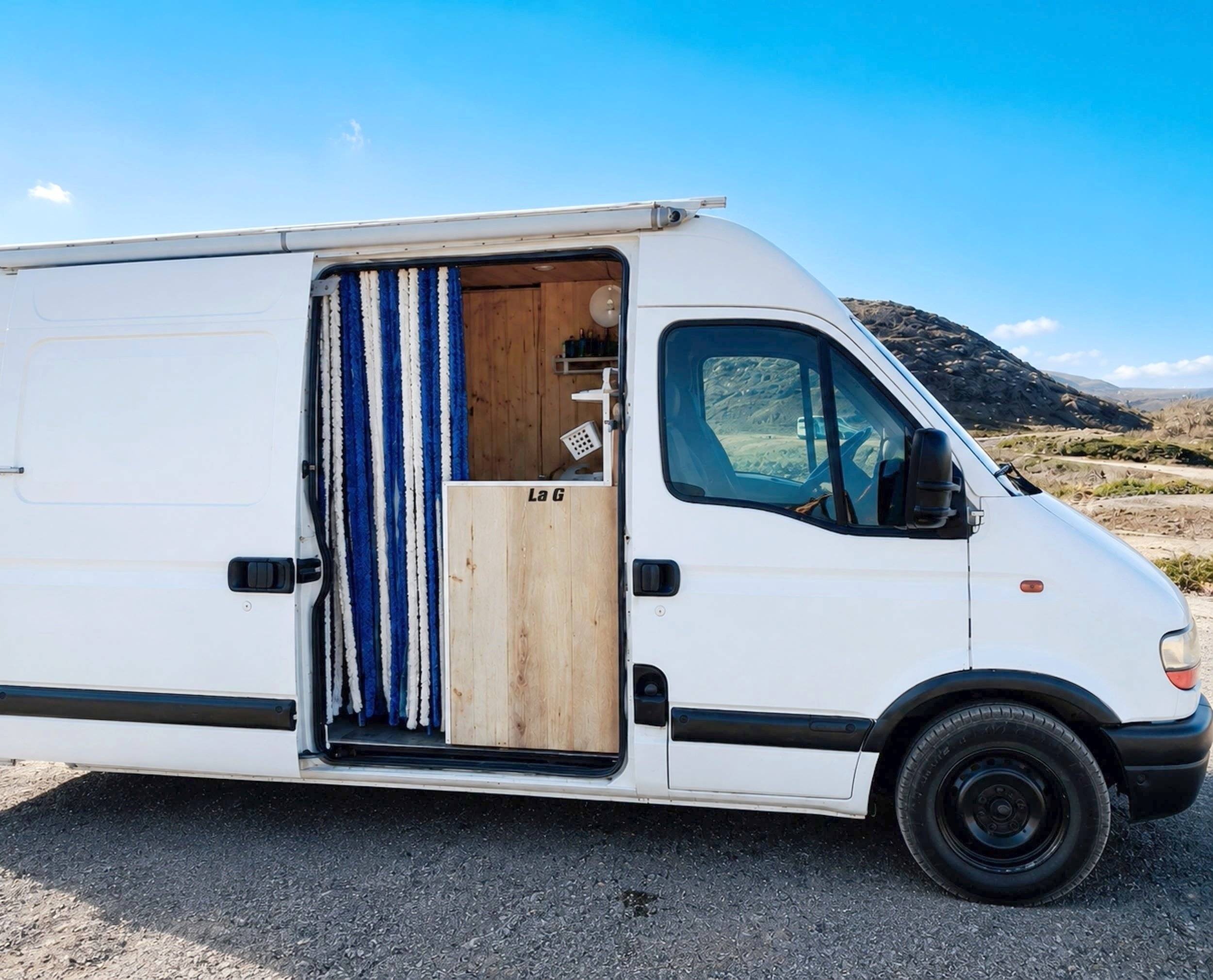 Vue avant de 3/4 Renault - Yescapa