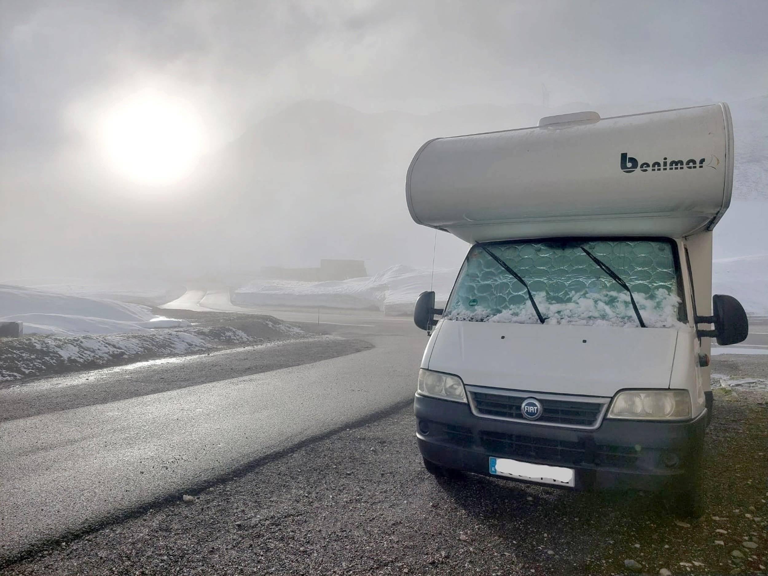 schräge Vorderansicht Fiat ducato 2.8 jtp chassis al-ko - Yescapa