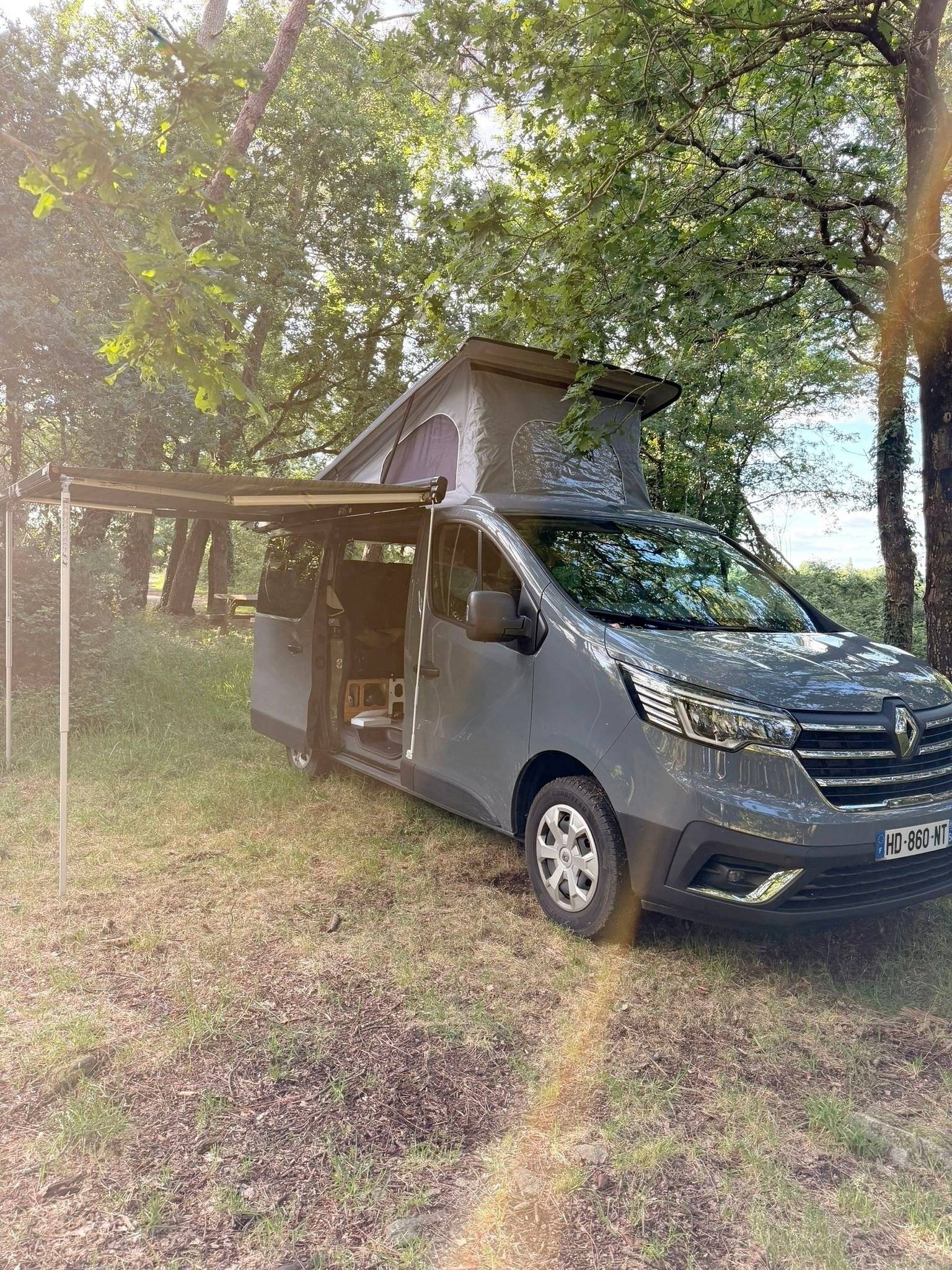 Van Mania EST