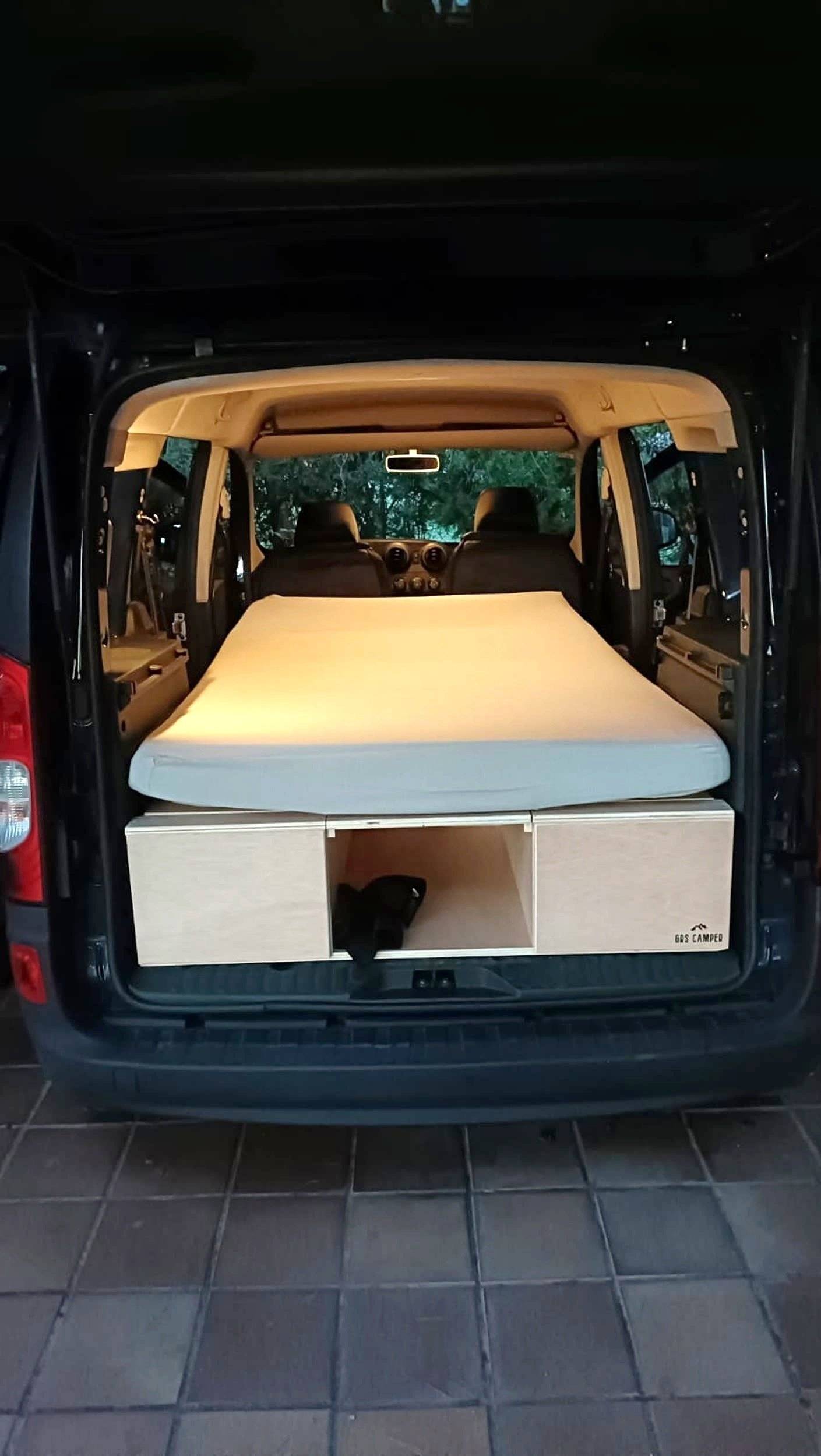 slaapplaatsen Mercedes - Yescapa