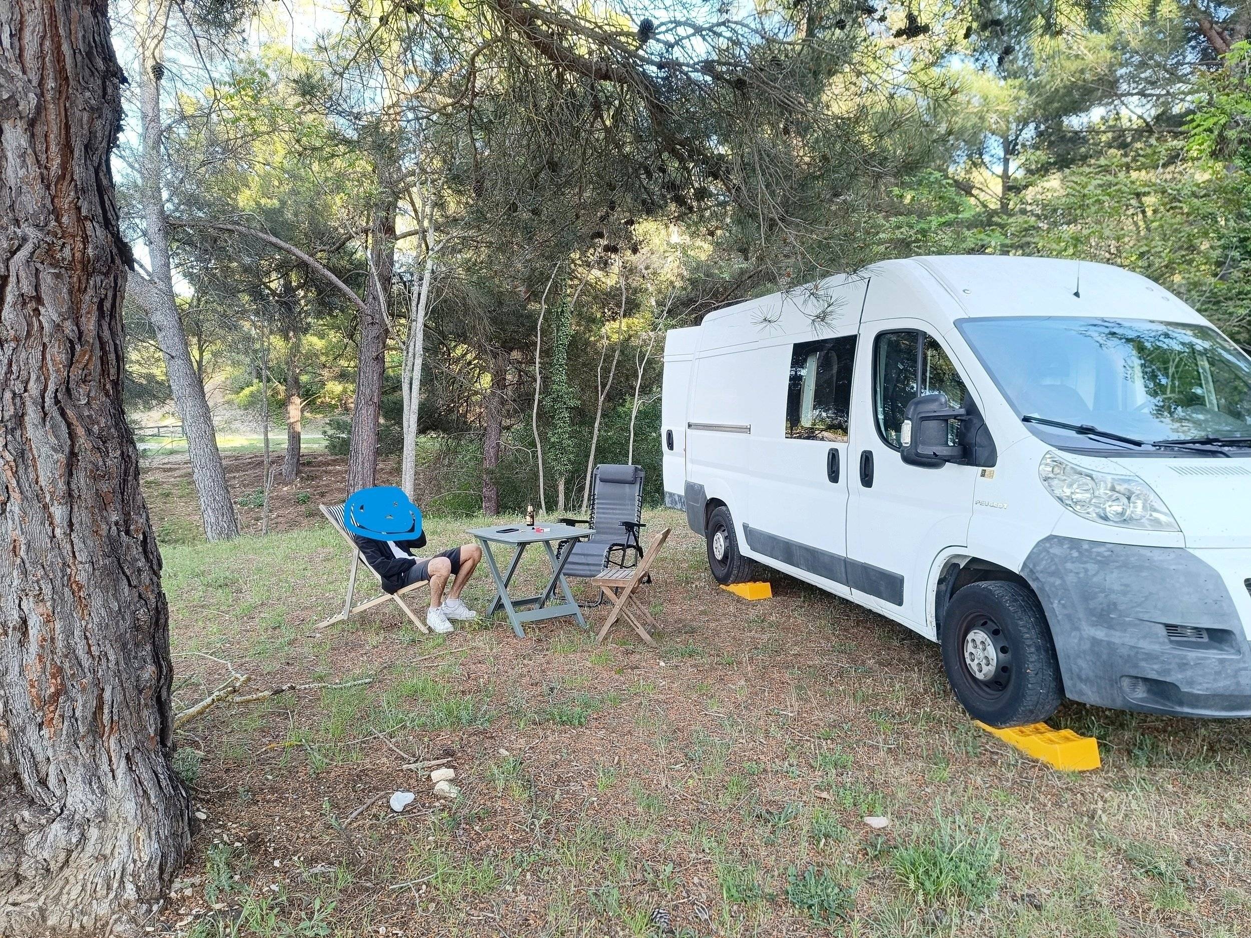 Vista de 3/4 Peugeot Boxer - Yescapa