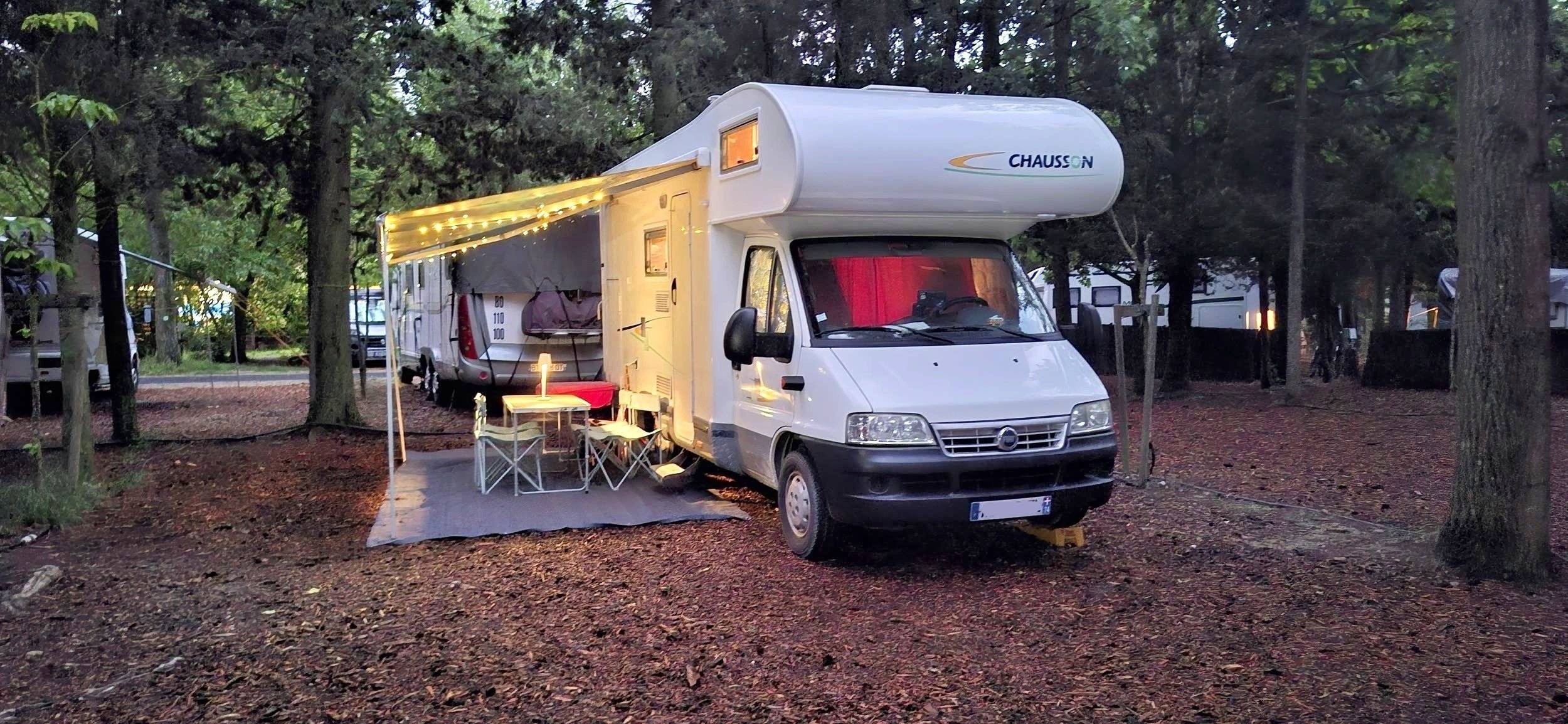 Vista de 3/4 Fiat Ducato 2.0 JTD - Yescapa