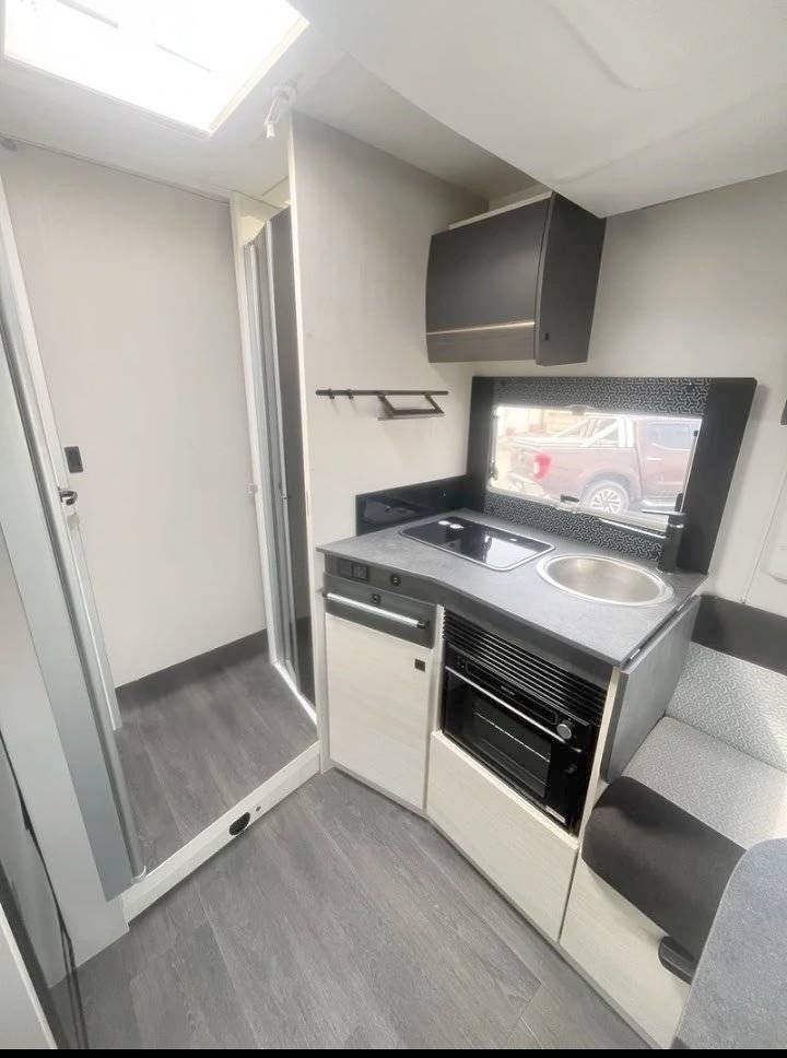 Challenger 328 grapfite edition