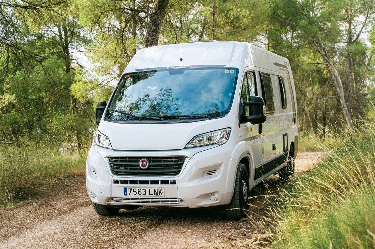 Vista de 3/4 Fiat Ducato 2,3 l 130 ch - Yescapa