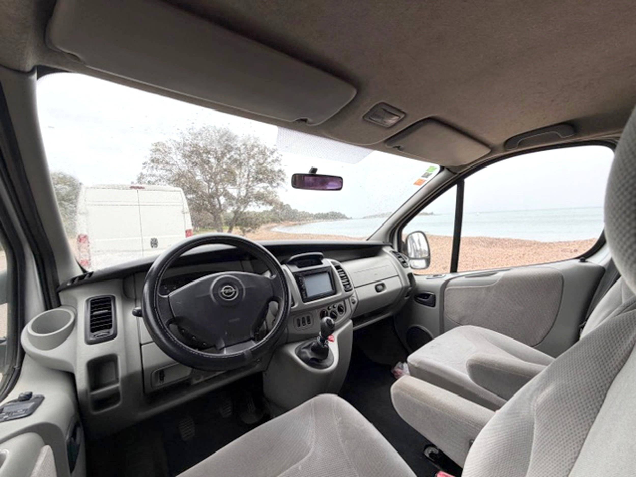 Opel Vivaro 2.5 135CV