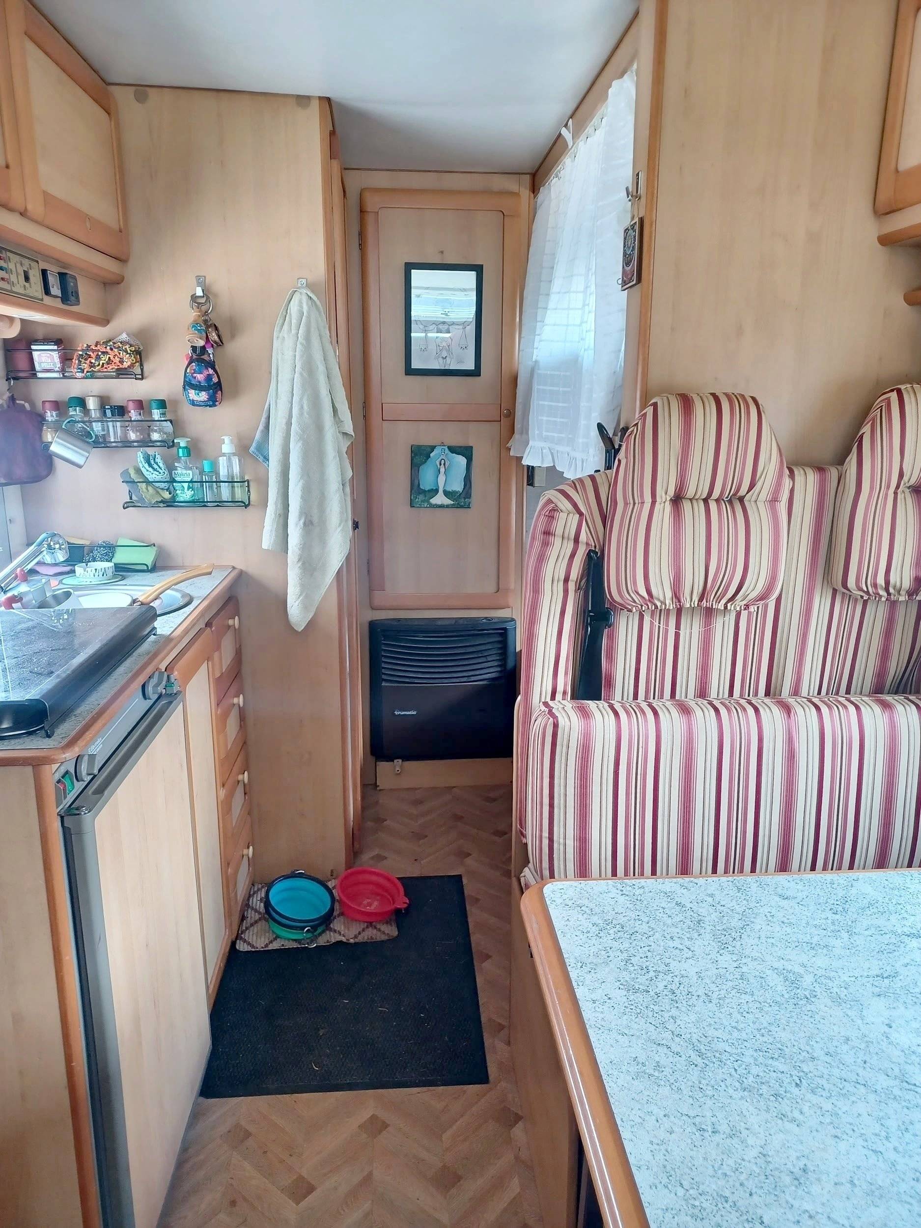 Dining Area Fiat Fiat ducato auto spa 230 - Yescapa