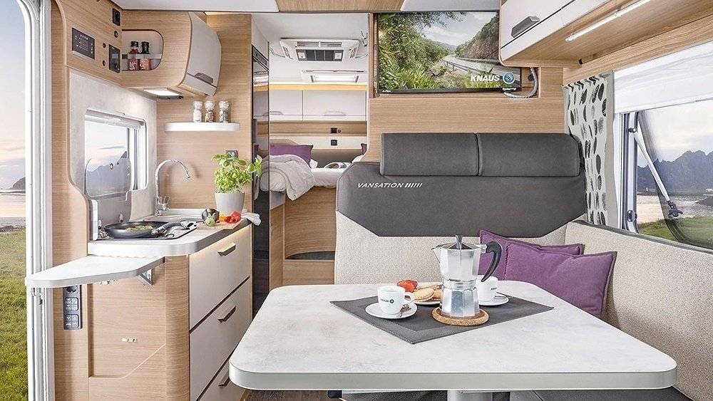 Dining Area Volkswagen - Yescapa