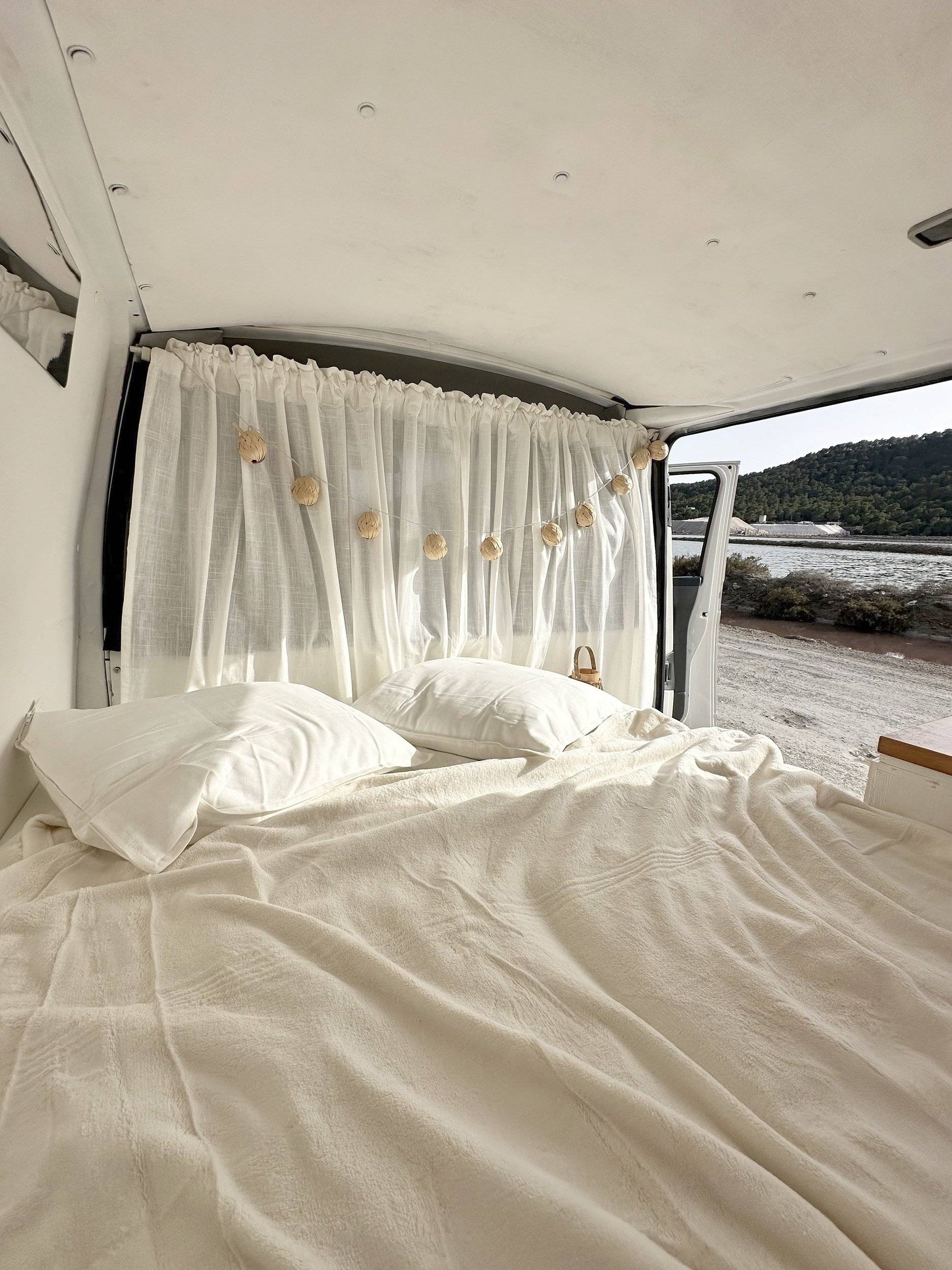 Berth Volkswagen T5 1,9 l 102 ch - Yescapa