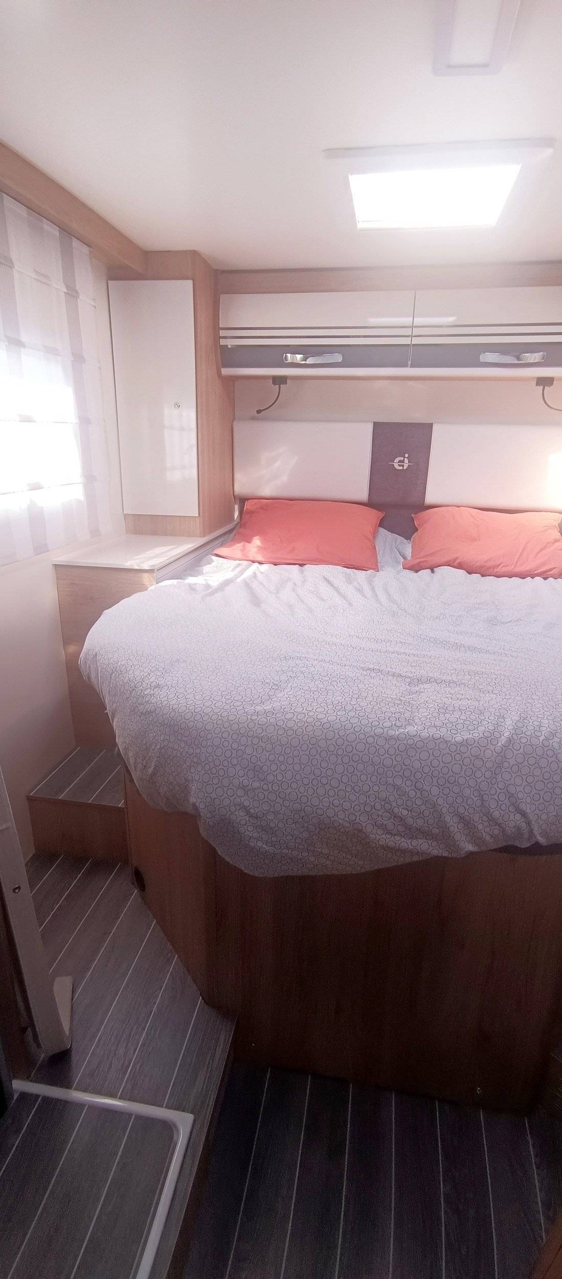 Schlafplätze Ford Transit 2,0 l 170 ch - Yescapa