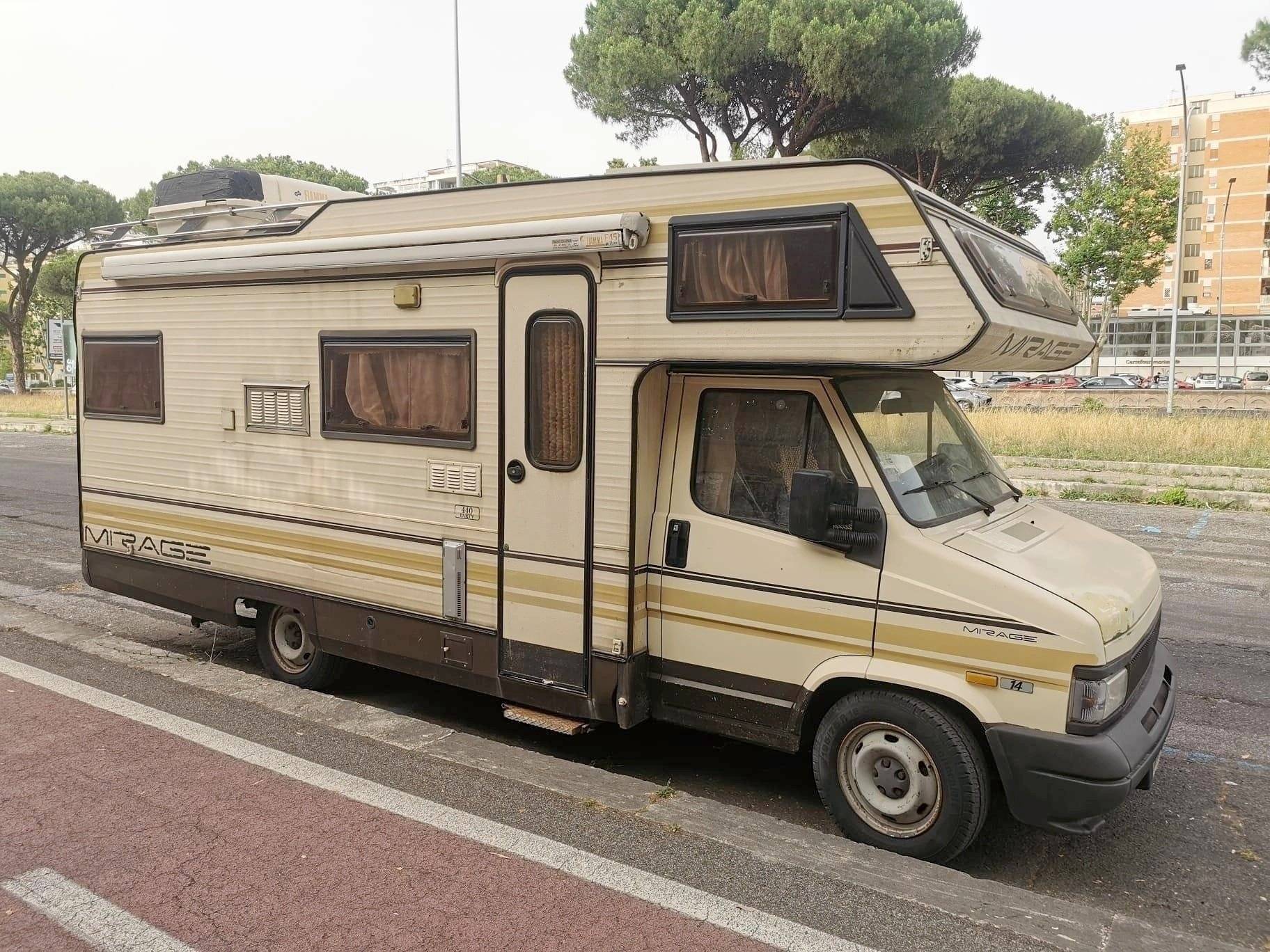 Camper Mansardato