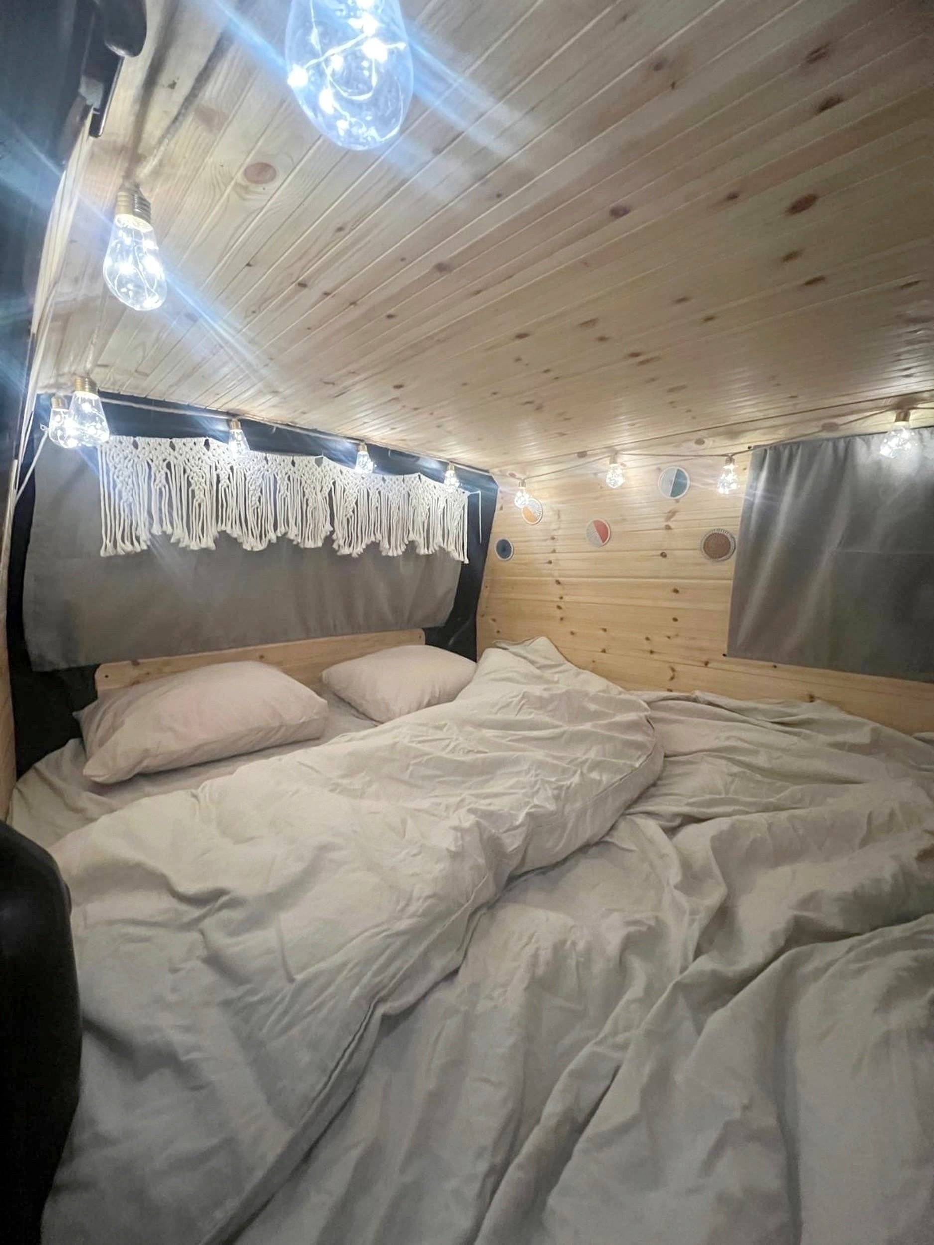 Couchages Mercedes Vito 110 CDI - Yescapa