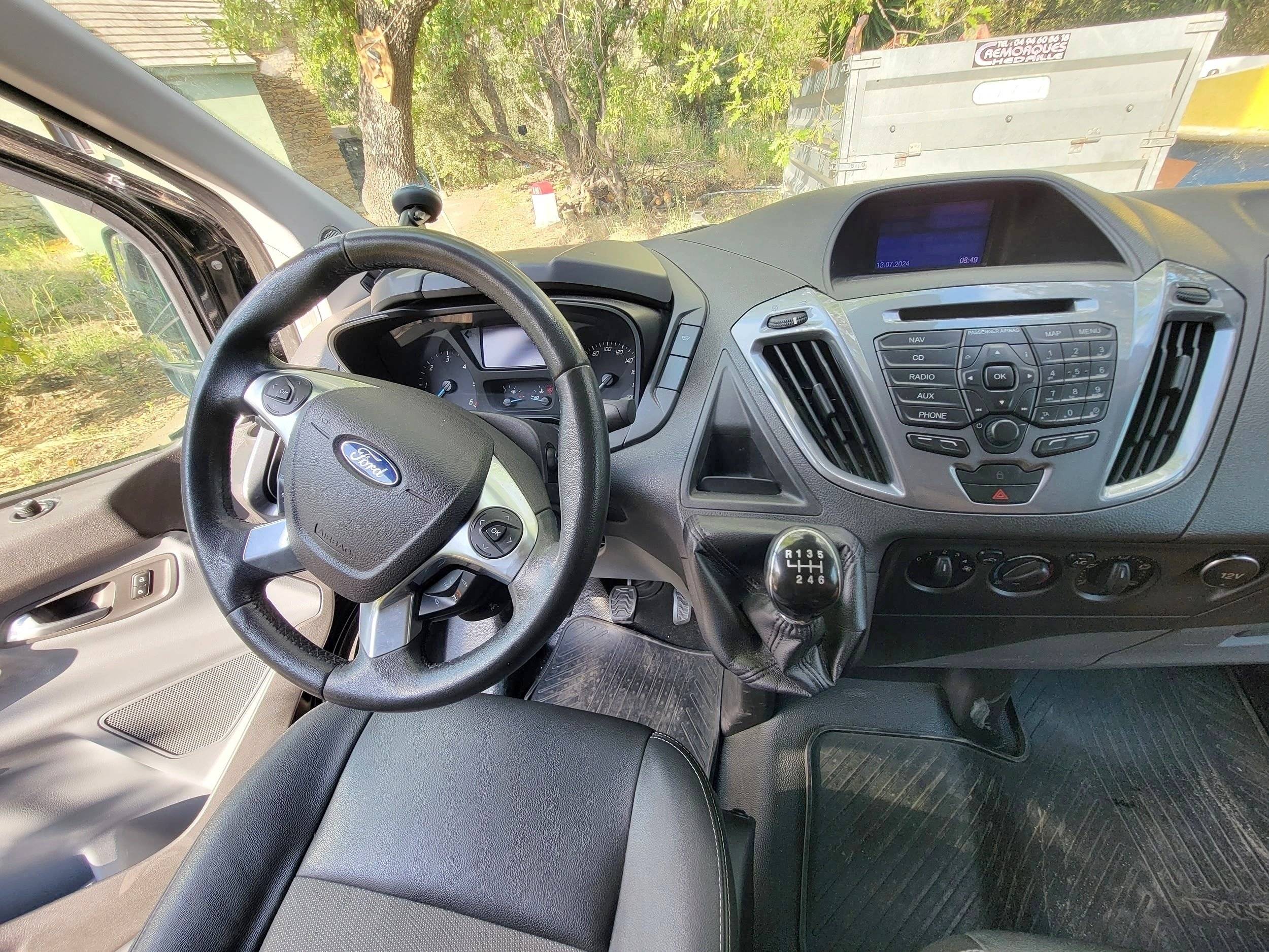 Custo Van Transporter