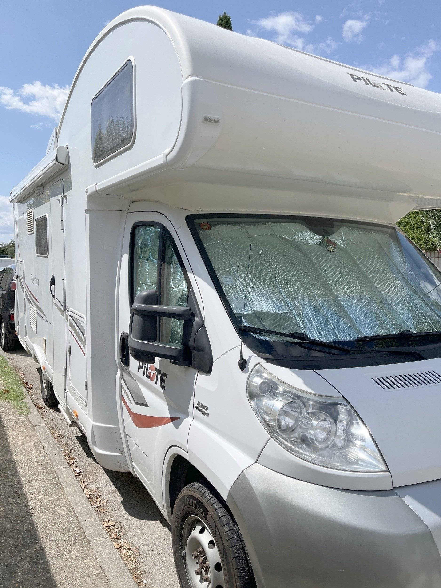 Pilote Aventura A705