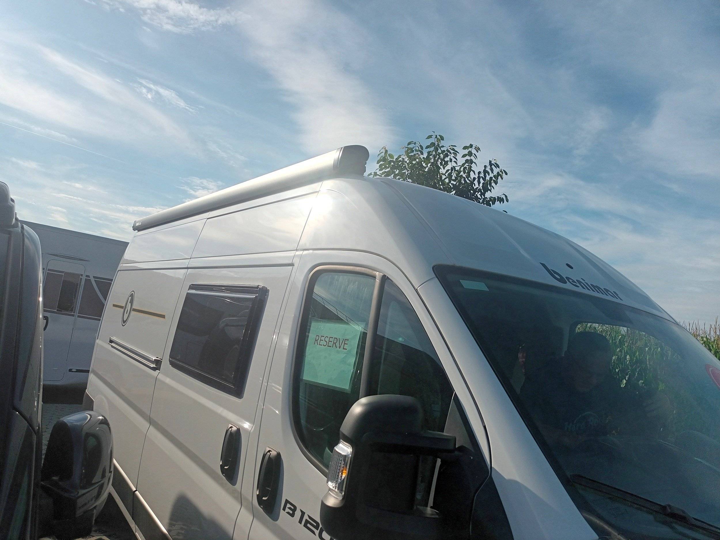 Vue avant de 3/4 Fiat - Yescapa