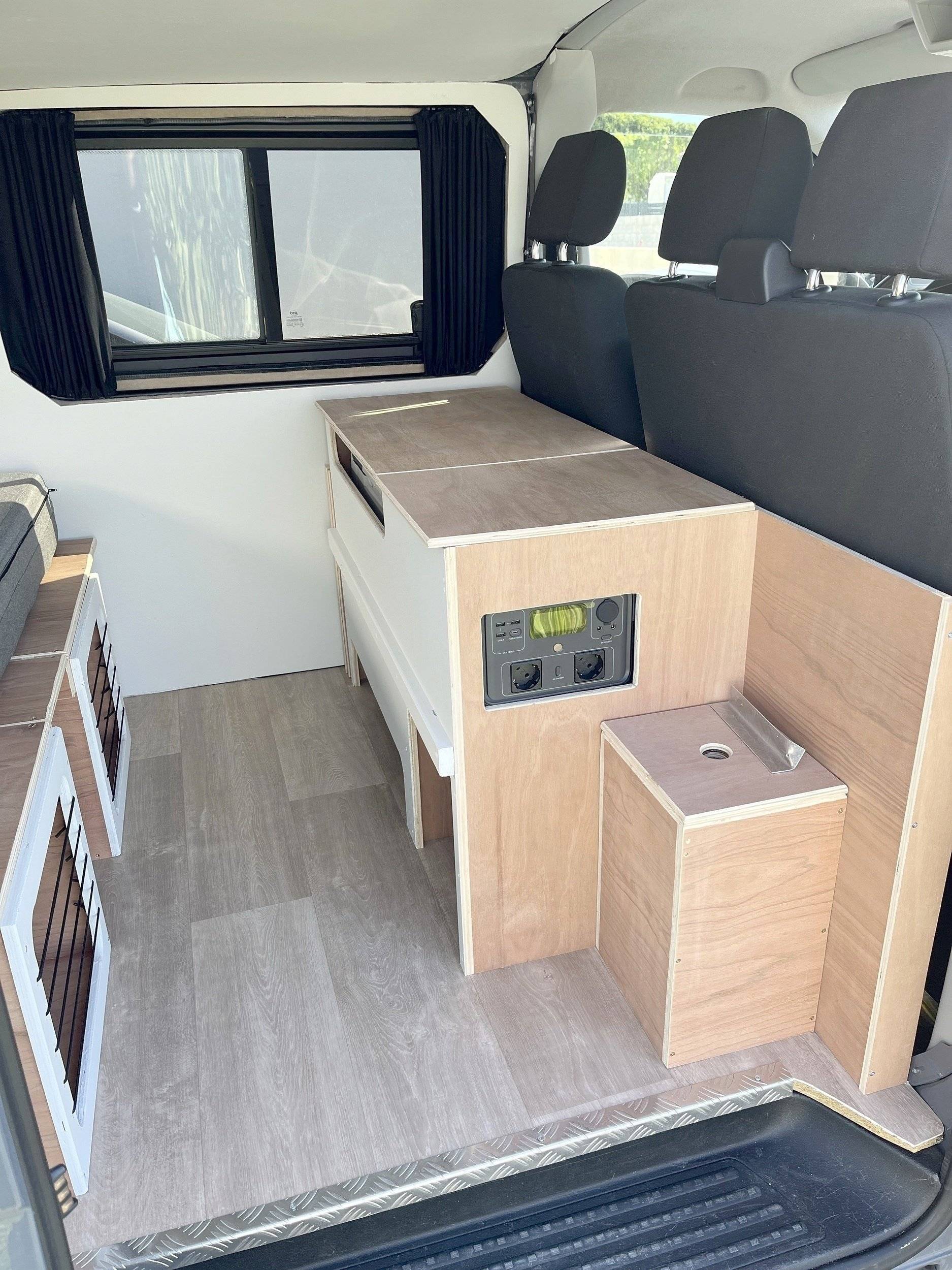 Loisirs 12 T6 2 l 102 ch