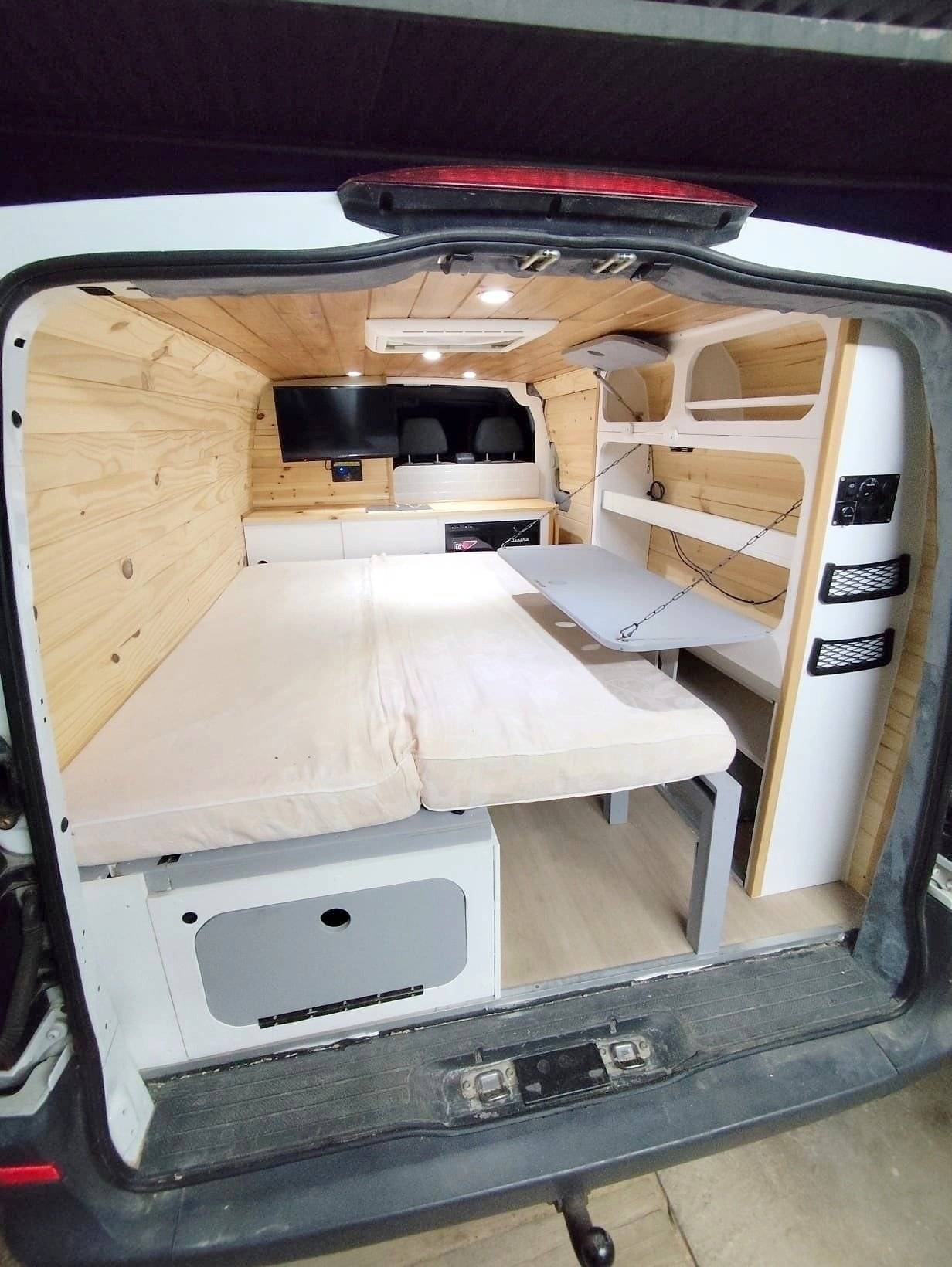 Berth Mercedes Vito - Yescapa