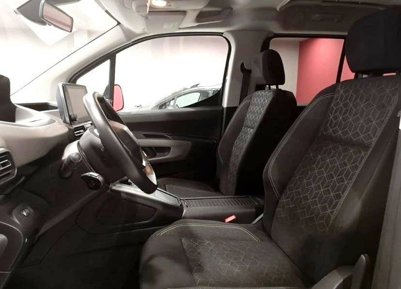 Cabina di guida Peugeot - Yescapa