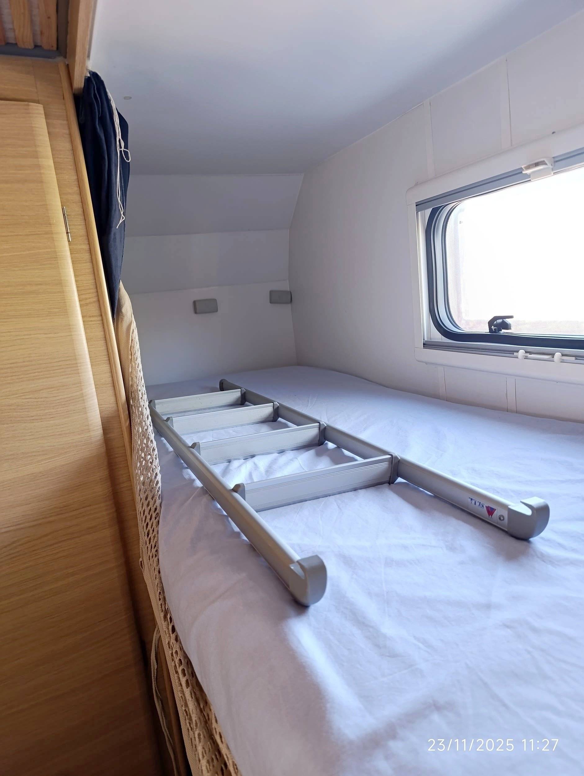 Slaapplaatsen Ford Transit 2,4 l 140 ch - Yescapa